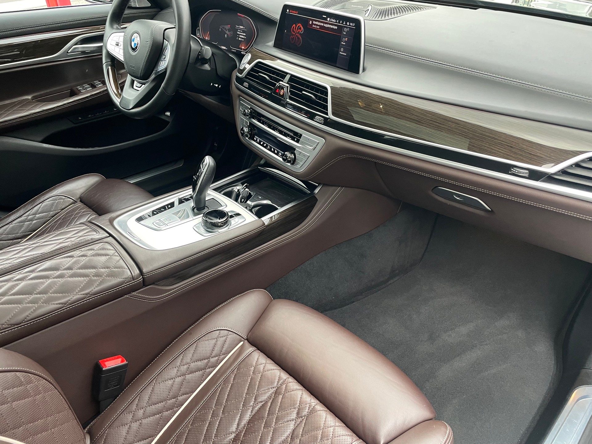 BMW 750d xDrive Steptronic-image-12