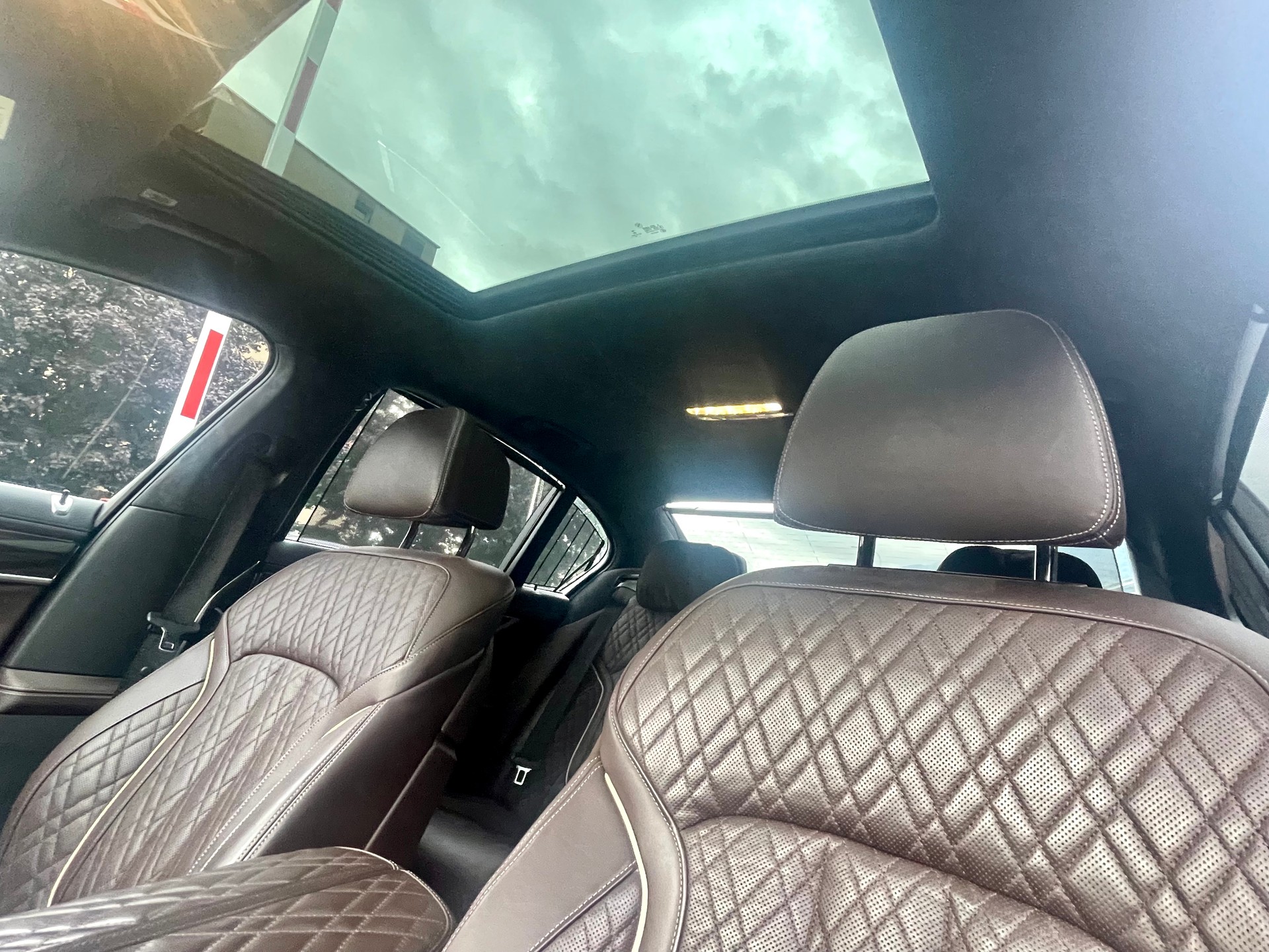 BMW 750d xDrive Steptronic-image-3