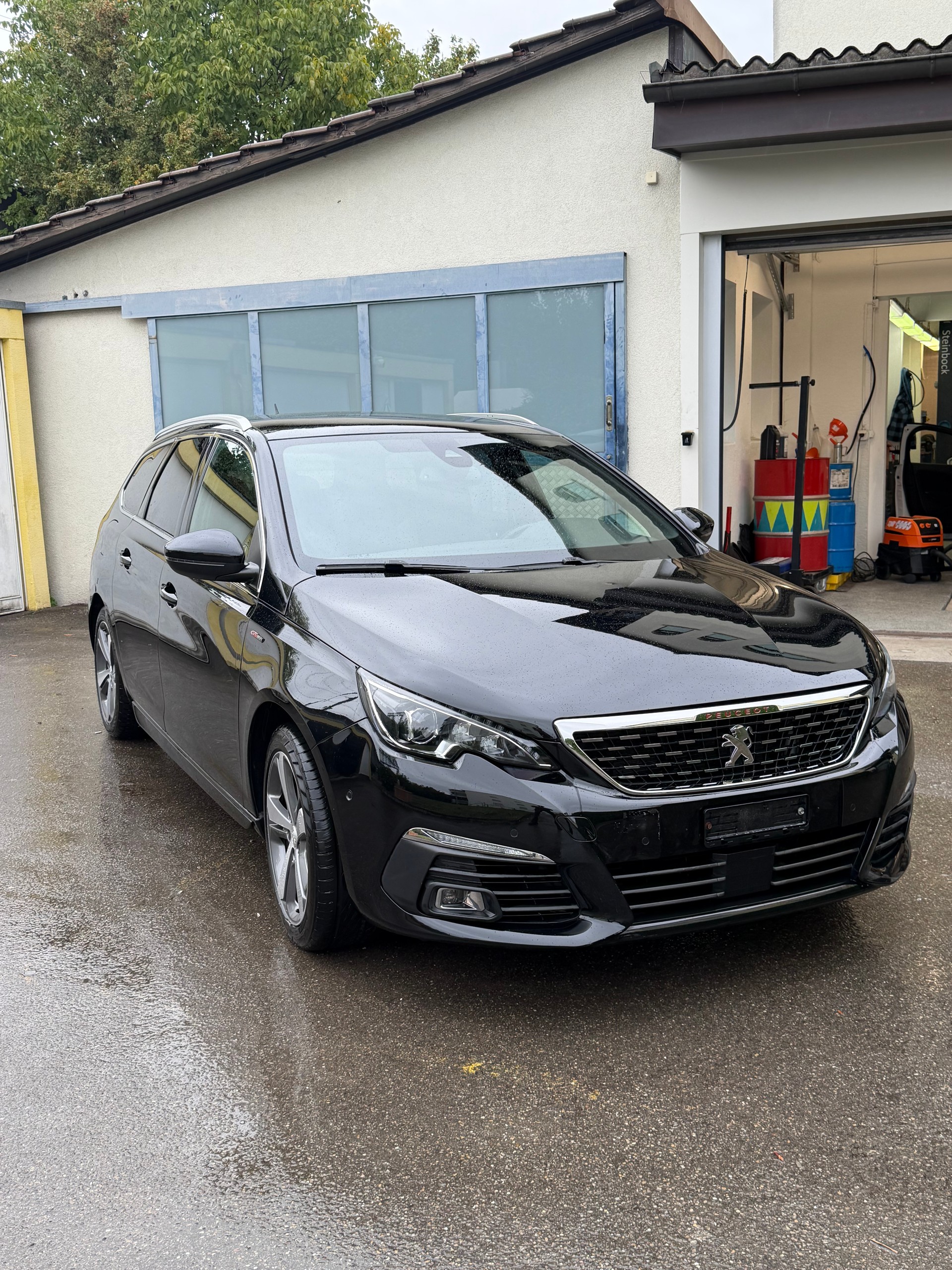 PEUGEOT 308 SW 1.2 THP GT Line Automatic-image-1