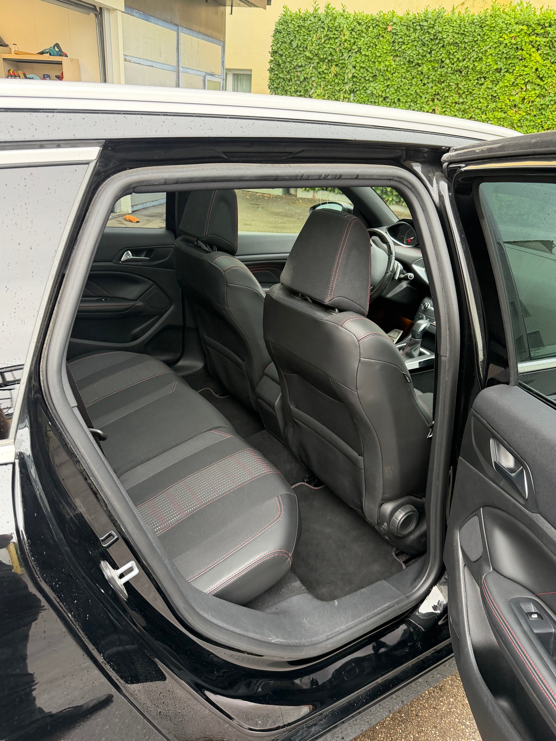 PEUGEOT 308 SW 1.2 THP GT Line Automatic-image-8