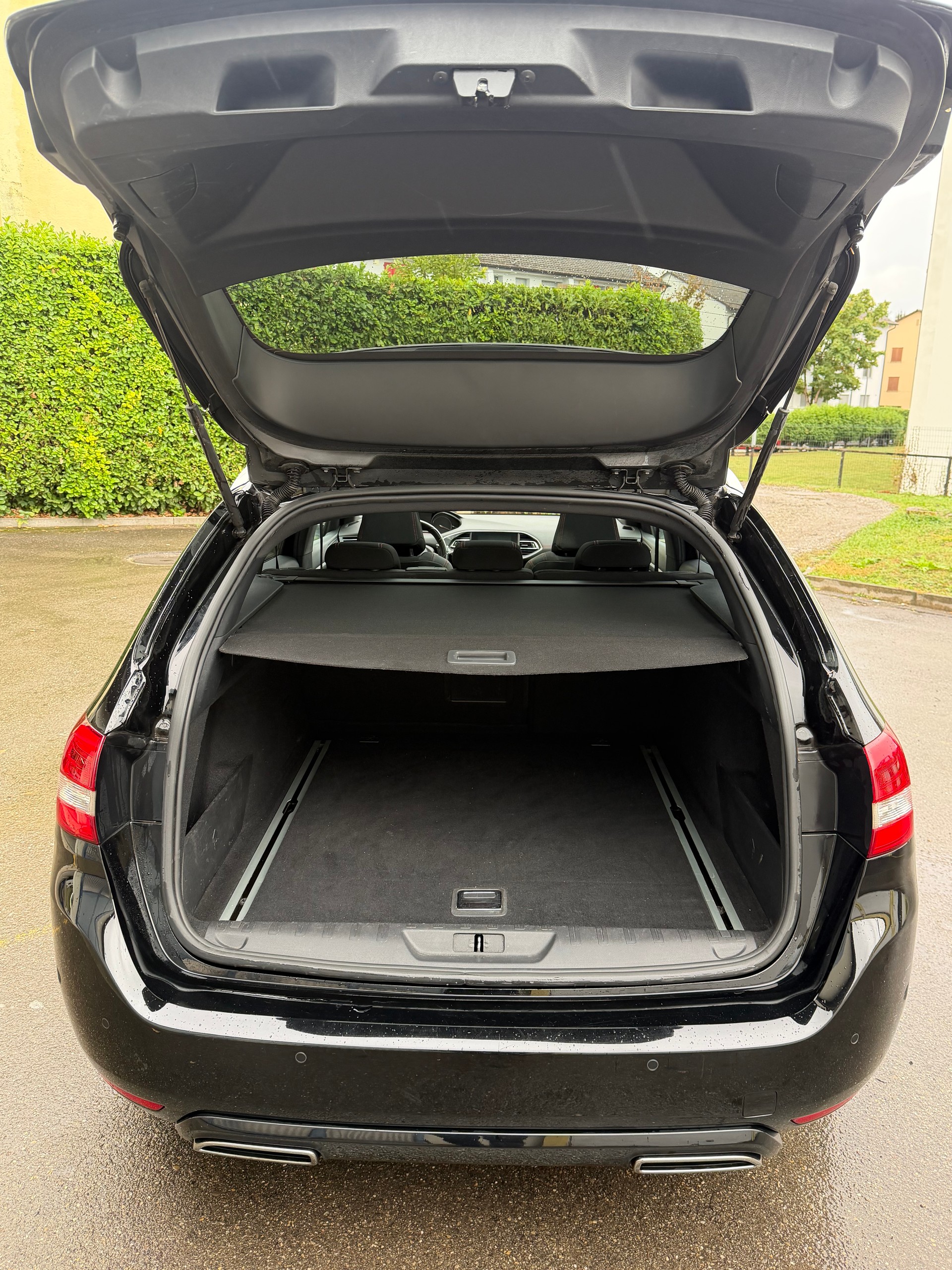 PEUGEOT 308 SW 1.2 THP GT Line Automatic-image-4