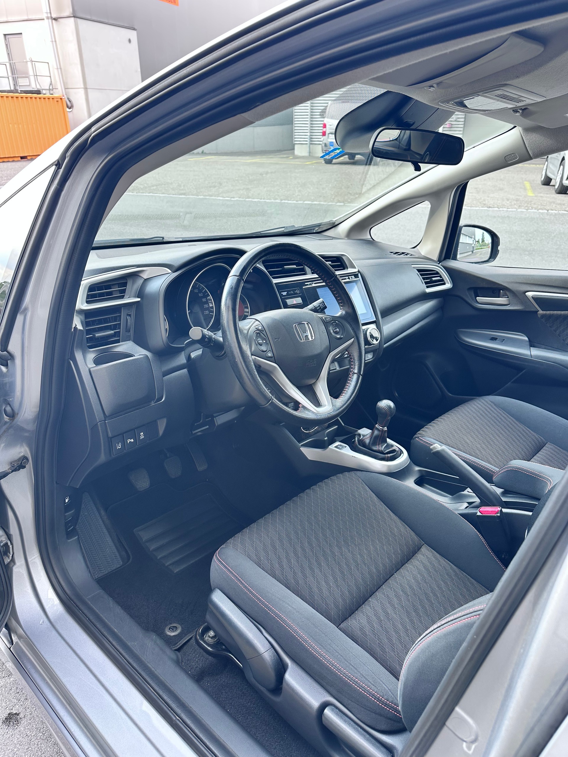 HONDA Jazz 1.5i-VTEC Dynamic-image-4