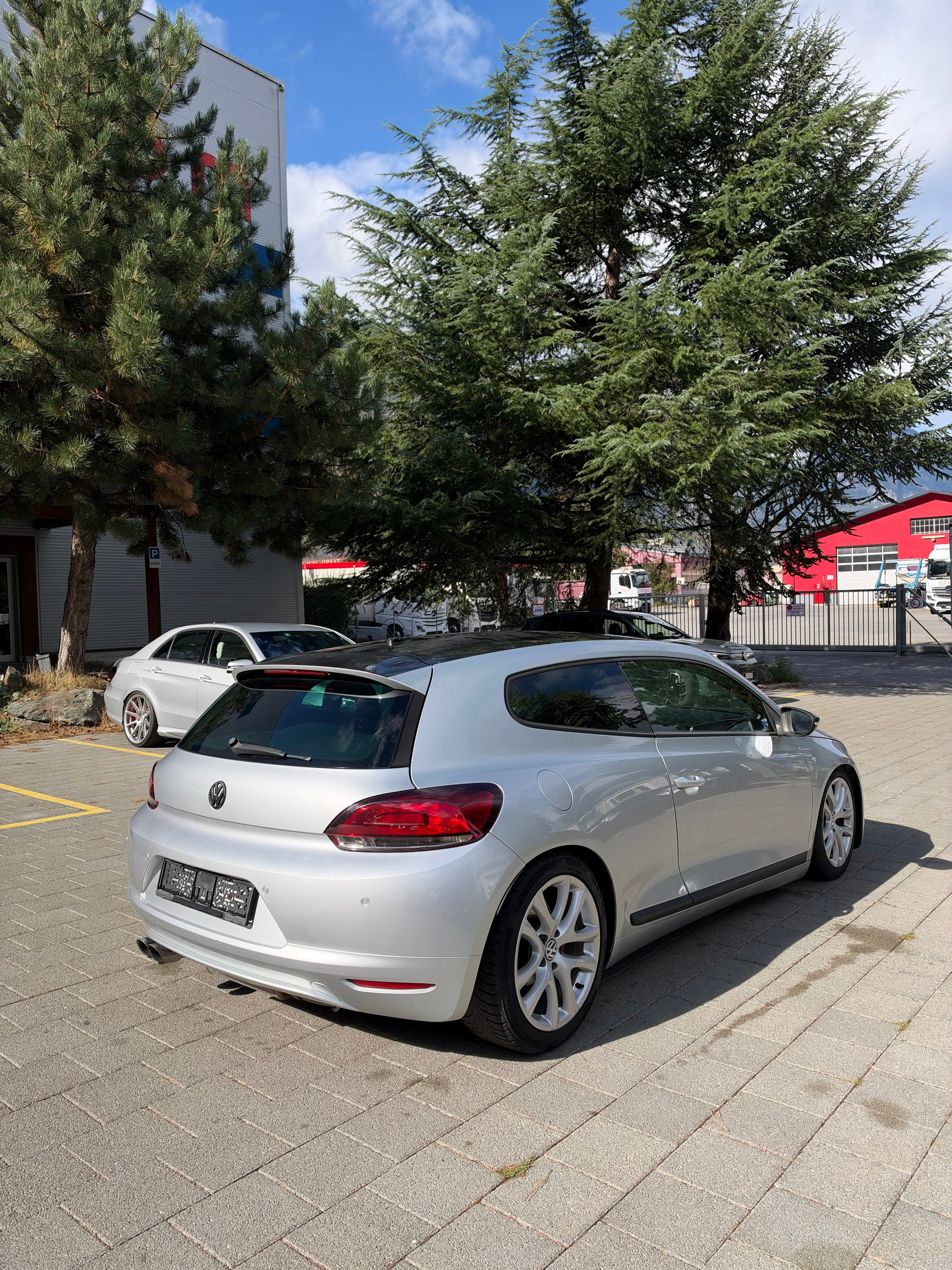 VW Scirocco 2.0 TSI-image-2