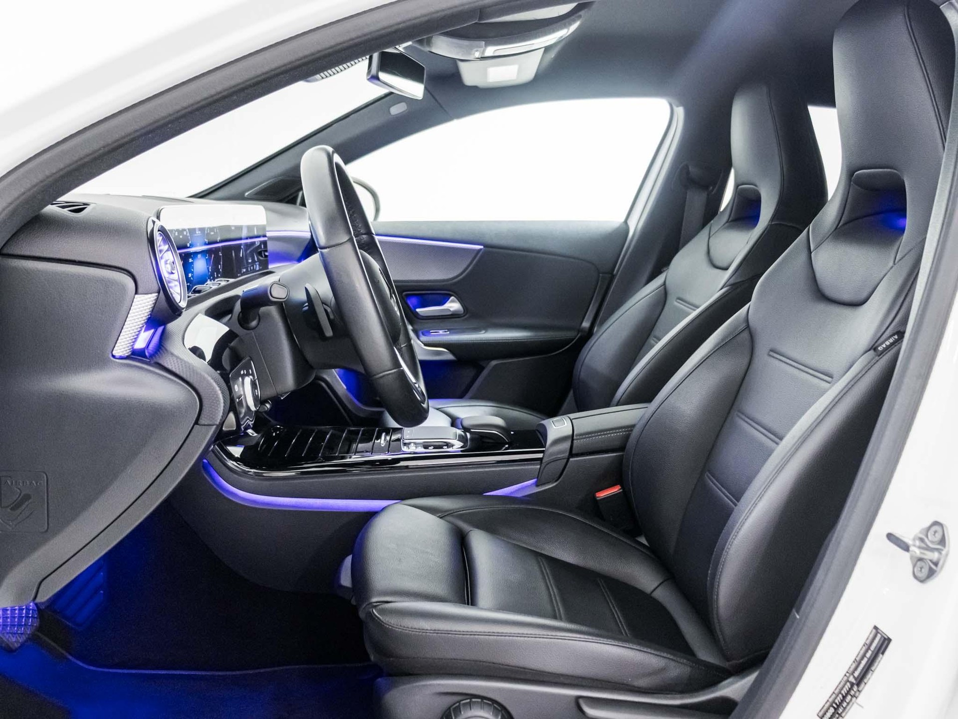 MERCEDES-BENZ A 200-image-6
