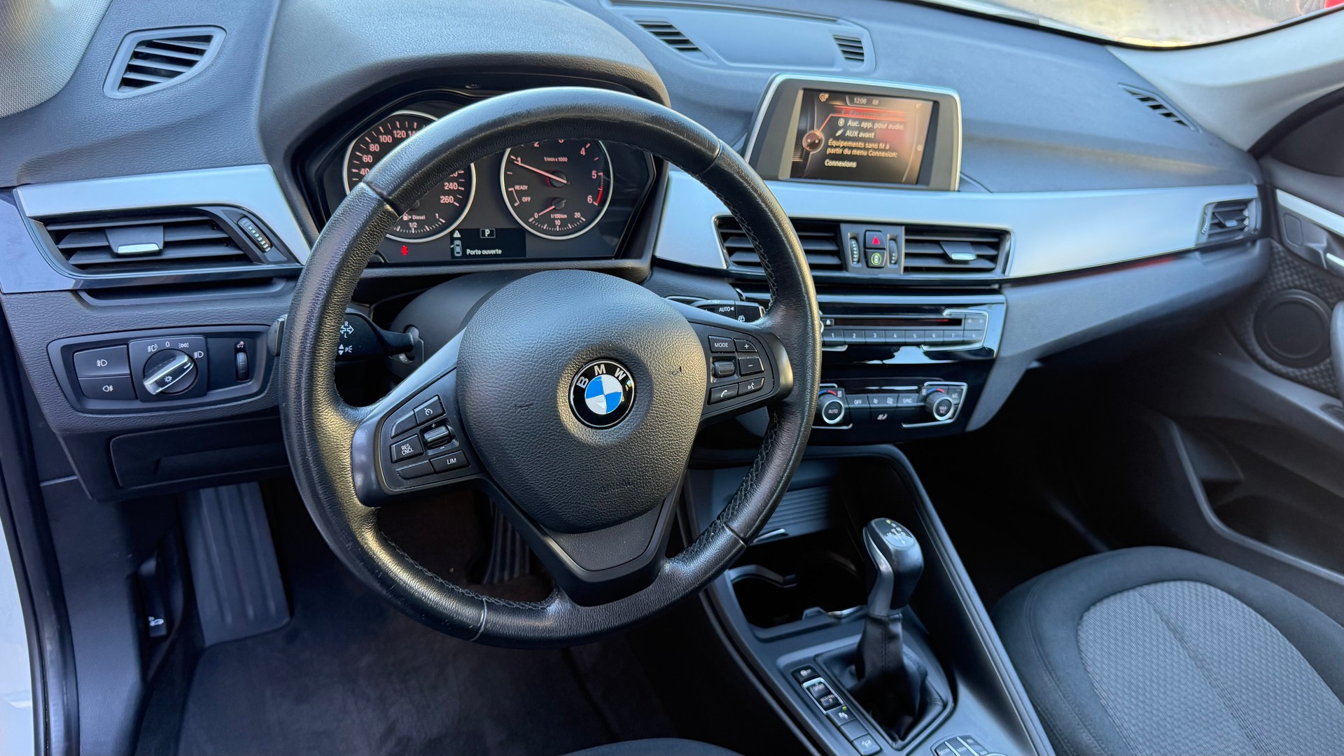 BMW X1 xDrive 18d Steptronic-image-13