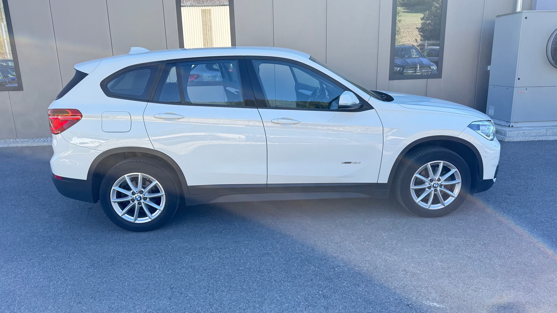 BMW X1 xDrive 18d Steptronic-image-12