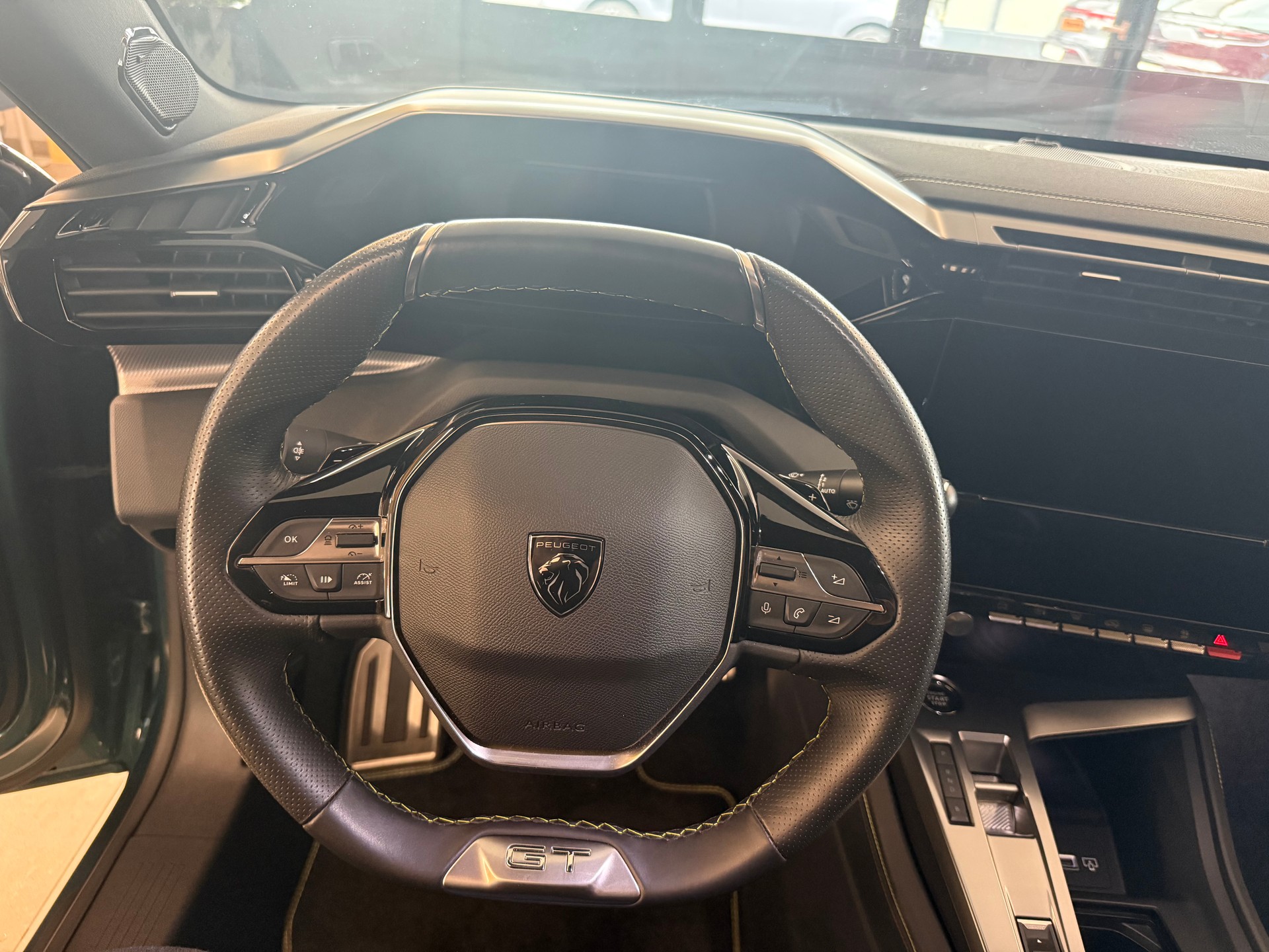 PEUGEOT 308 SW 1.6 PHEV 225 GT Pack-image-11
