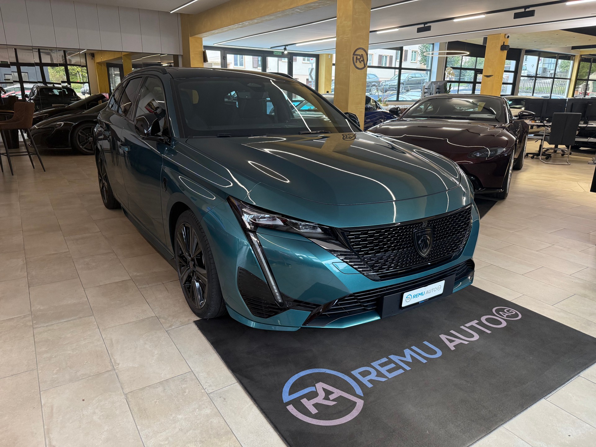 PEUGEOT 308 SW 1.6 PHEV 225 GT Pack-image-0