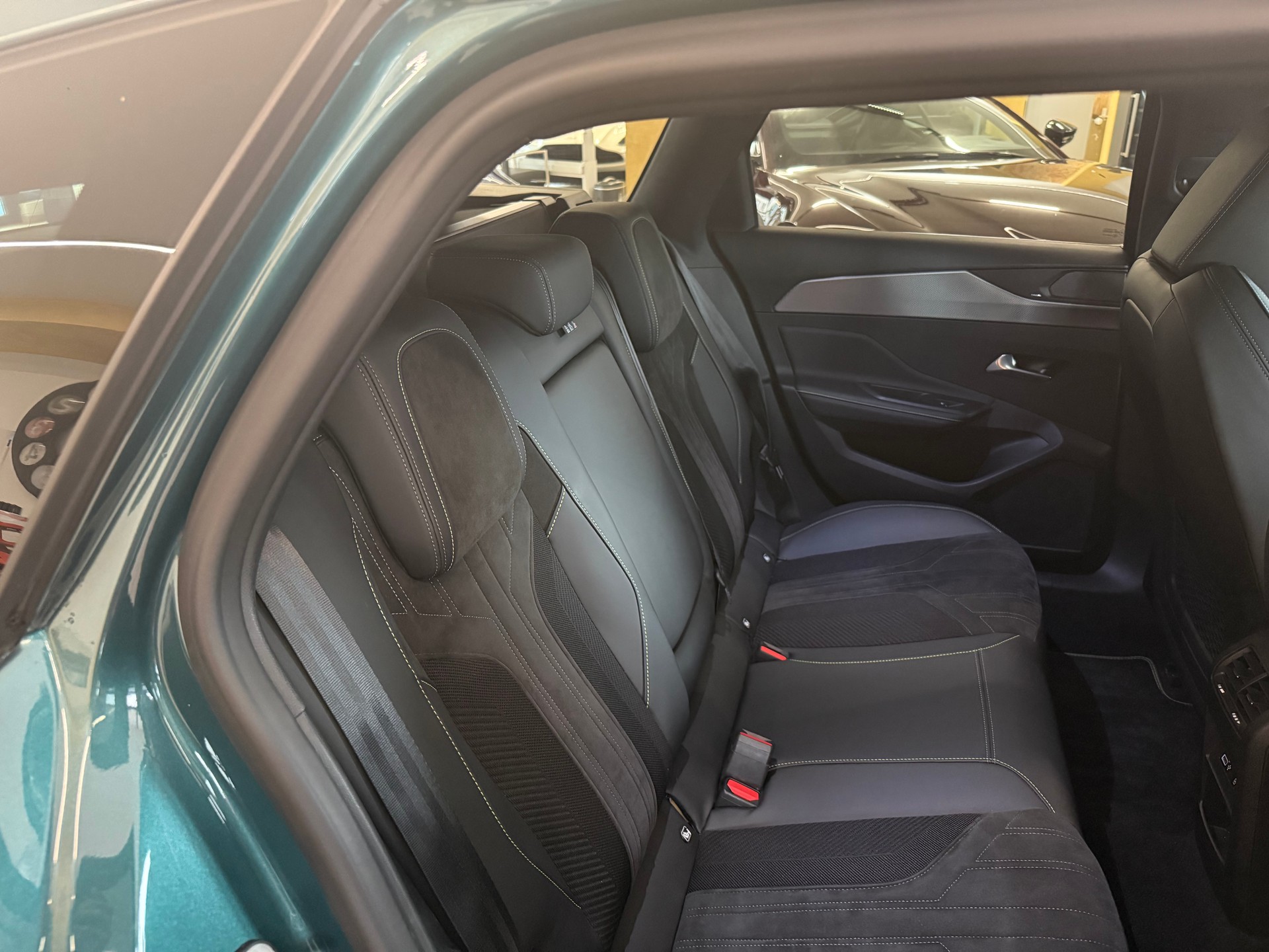 PEUGEOT 308 SW 1.6 PHEV 225 GT Pack-image-17