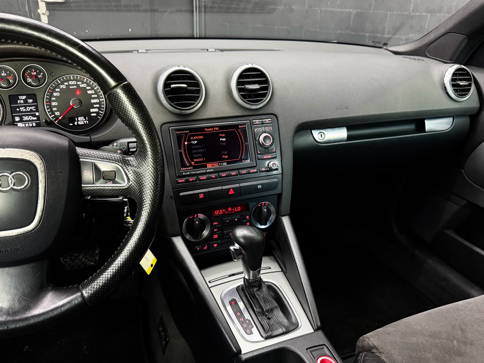 AUDI A3 Cabriolet 2.0 TFSI S Line S-tronic-image-15