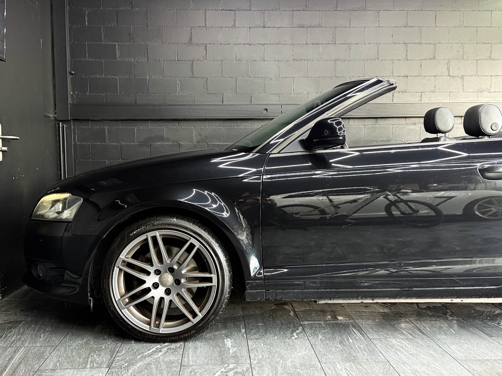 AUDI A3 Cabriolet 2.0 TFSI S Line S-tronic-image-6