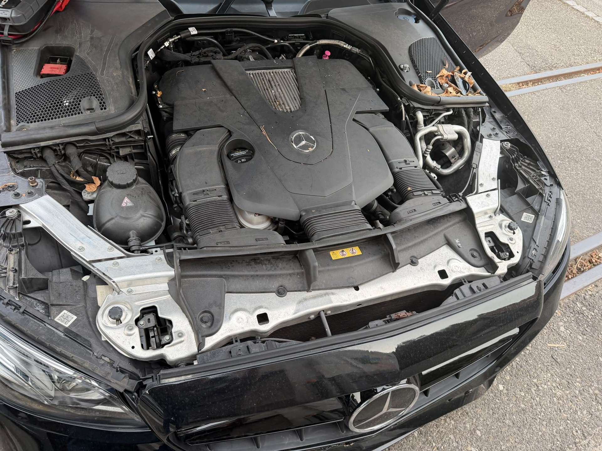 MERCEDES-BENZ E 400 Coupé Avantgarde 4 Matic 9G-Tronic-image-9