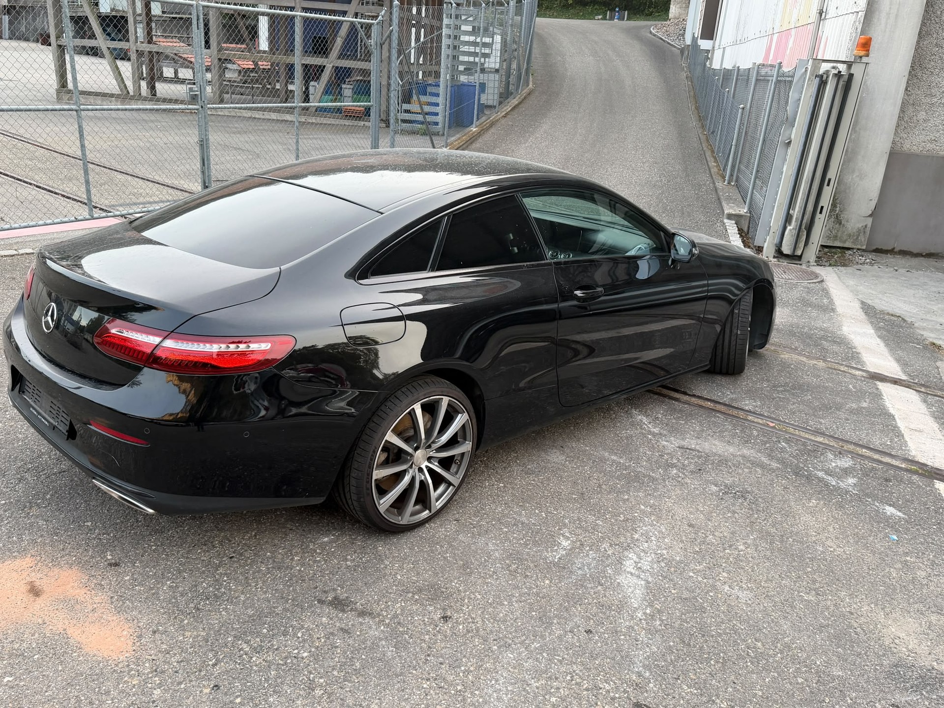 MERCEDES-BENZ E 400 Coupé Avantgarde 4 Matic 9G-Tronic-image-5