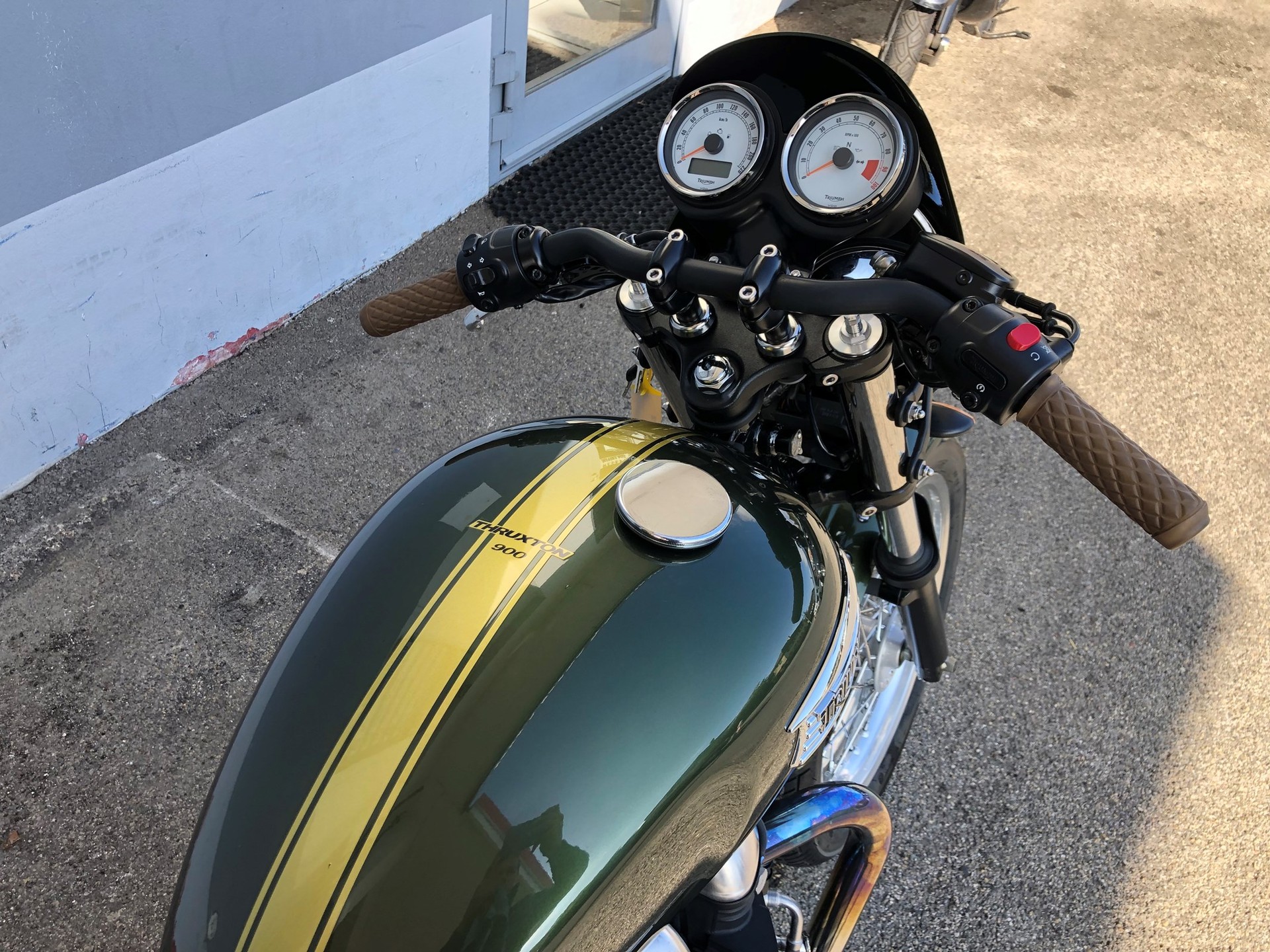 TRIUMPH Thruxton 900 i-image-5