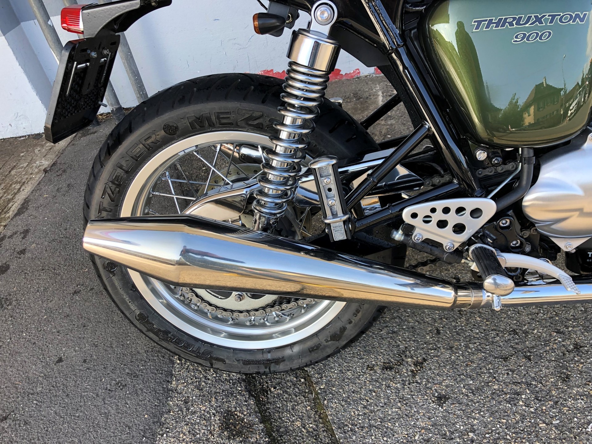 TRIUMPH Thruxton 900 i-image-4