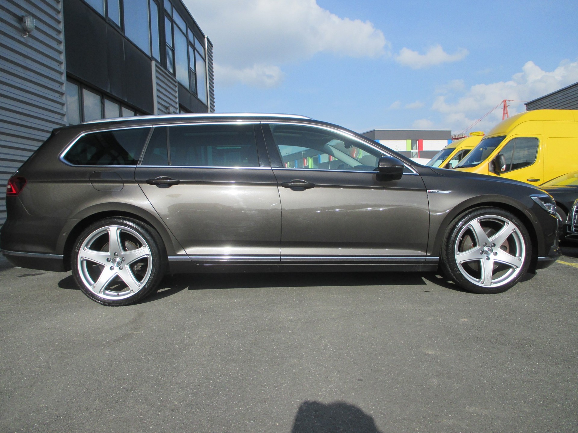 VW Passat Variant 2.0 TDI BMT High. DSG 4Motion-image-3