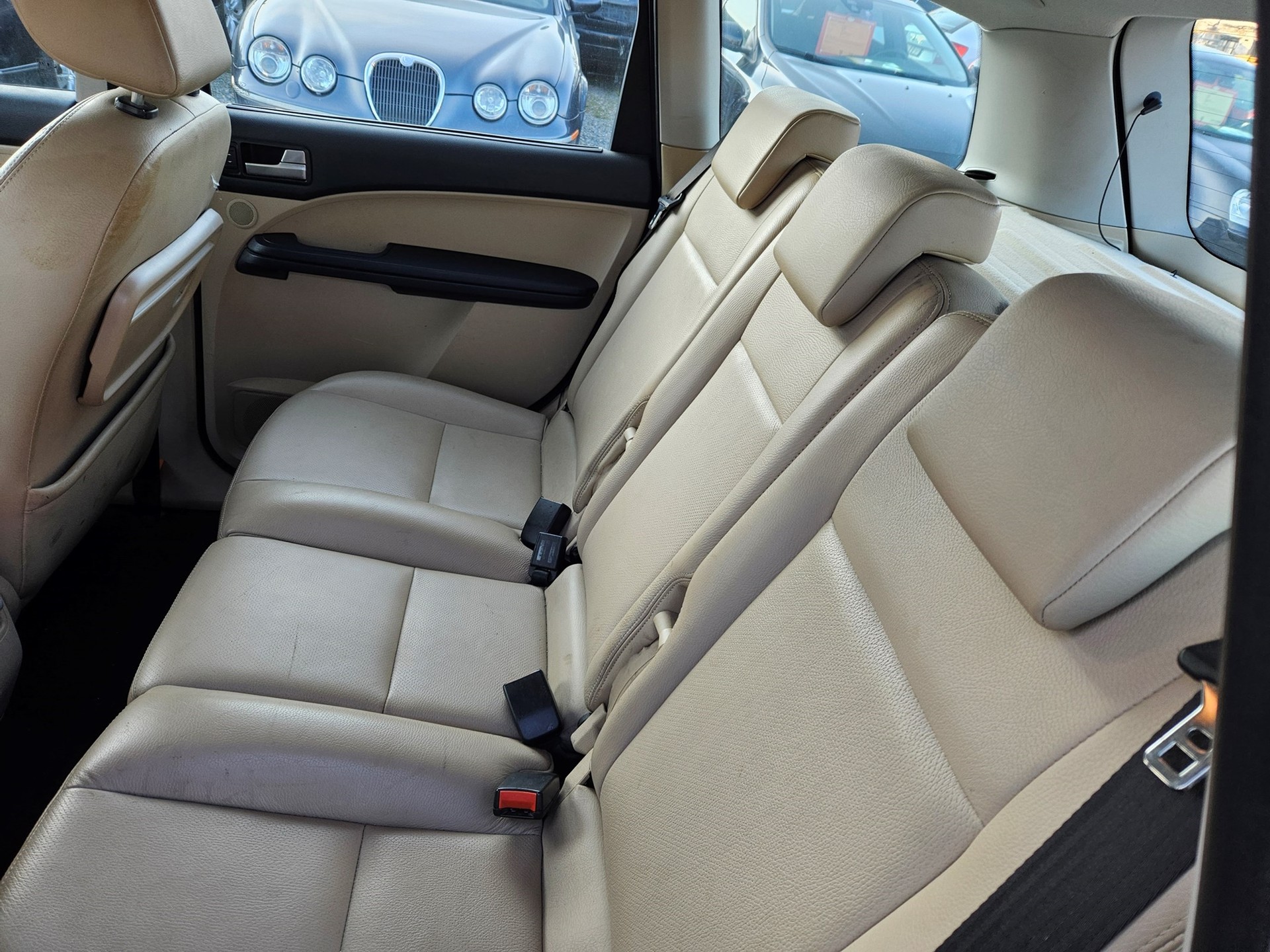 FORD Focus C-Max 2.0 Ghia-image-10