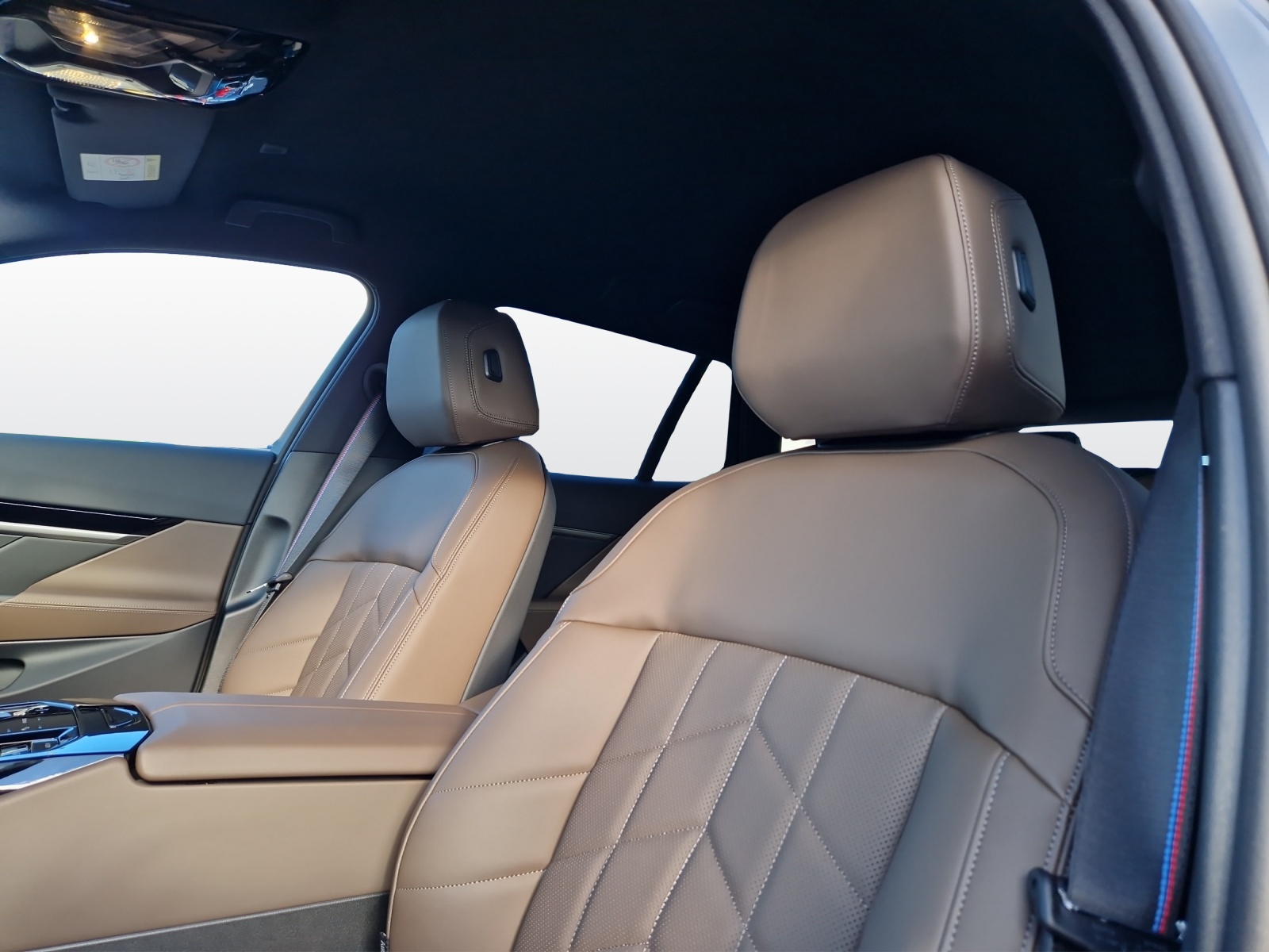 BMW 520d xDrive 48V Touring M Sport Pro Steptronic-image-11