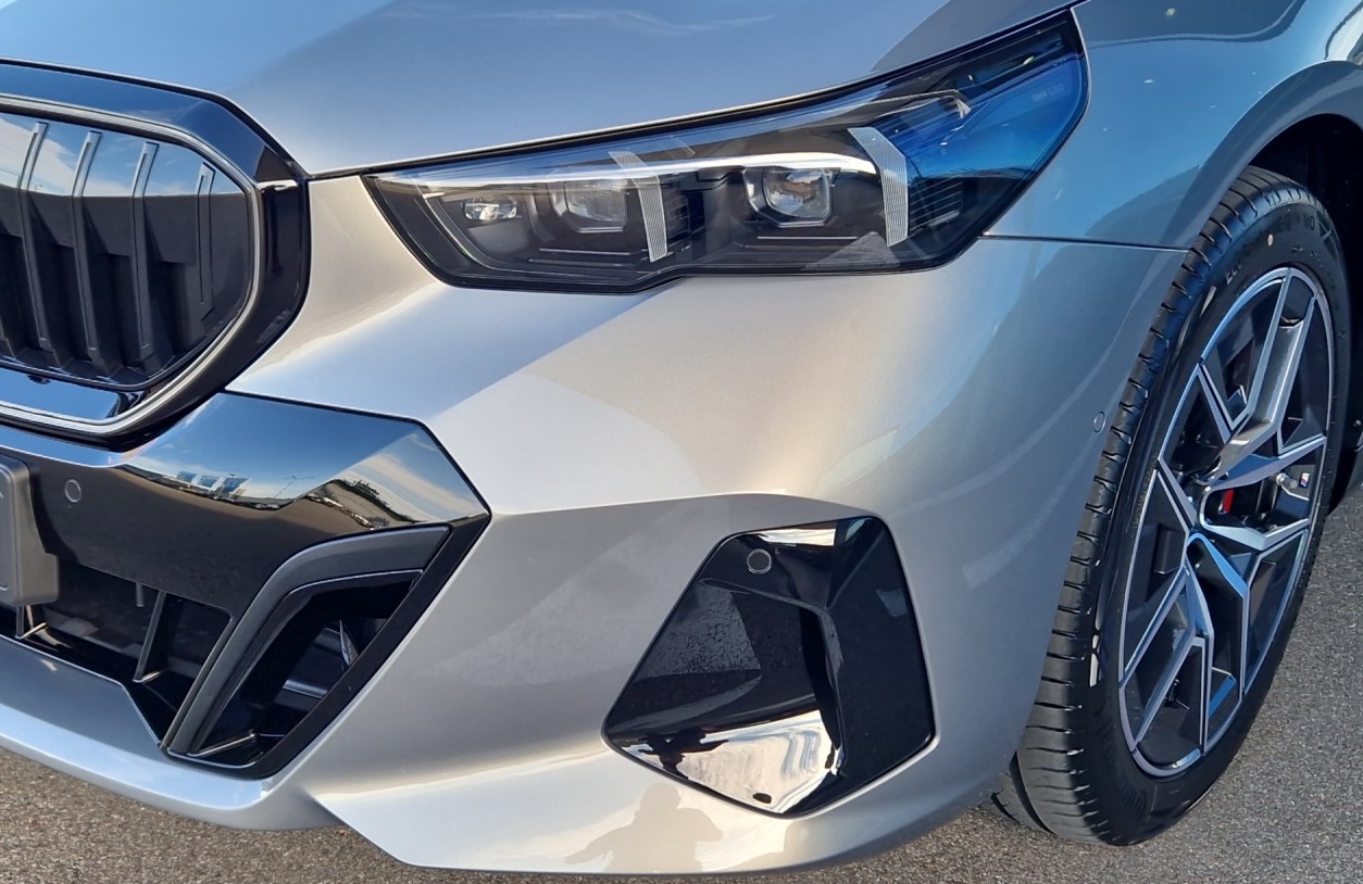 BMW 520d xDrive 48V Touring M Sport Pro Steptronic-image-17