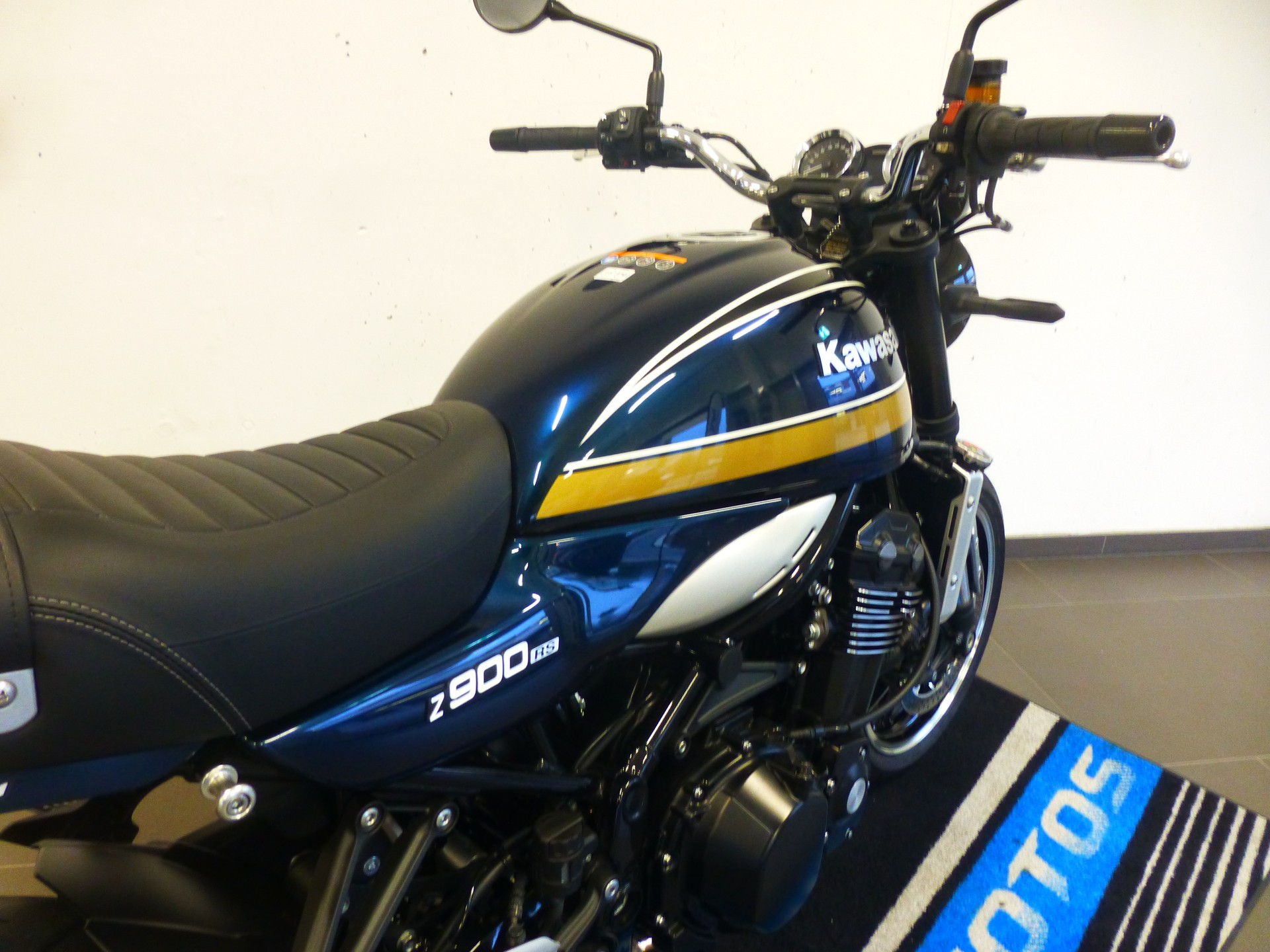 KAWASAKI Z 900 RS-image-11