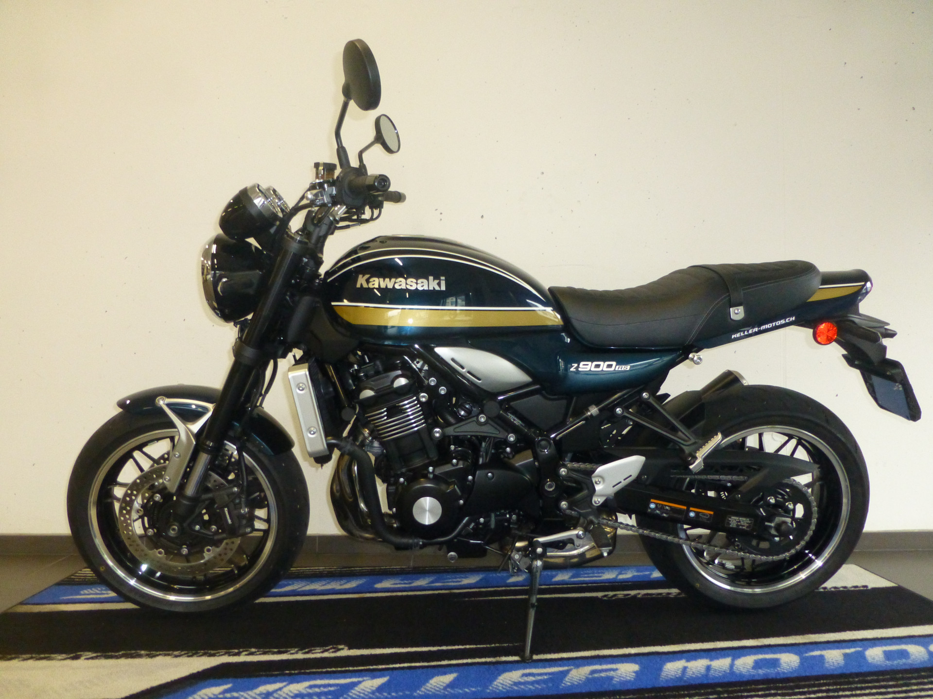 KAWASAKI Z 900 RS-showroom-element-1