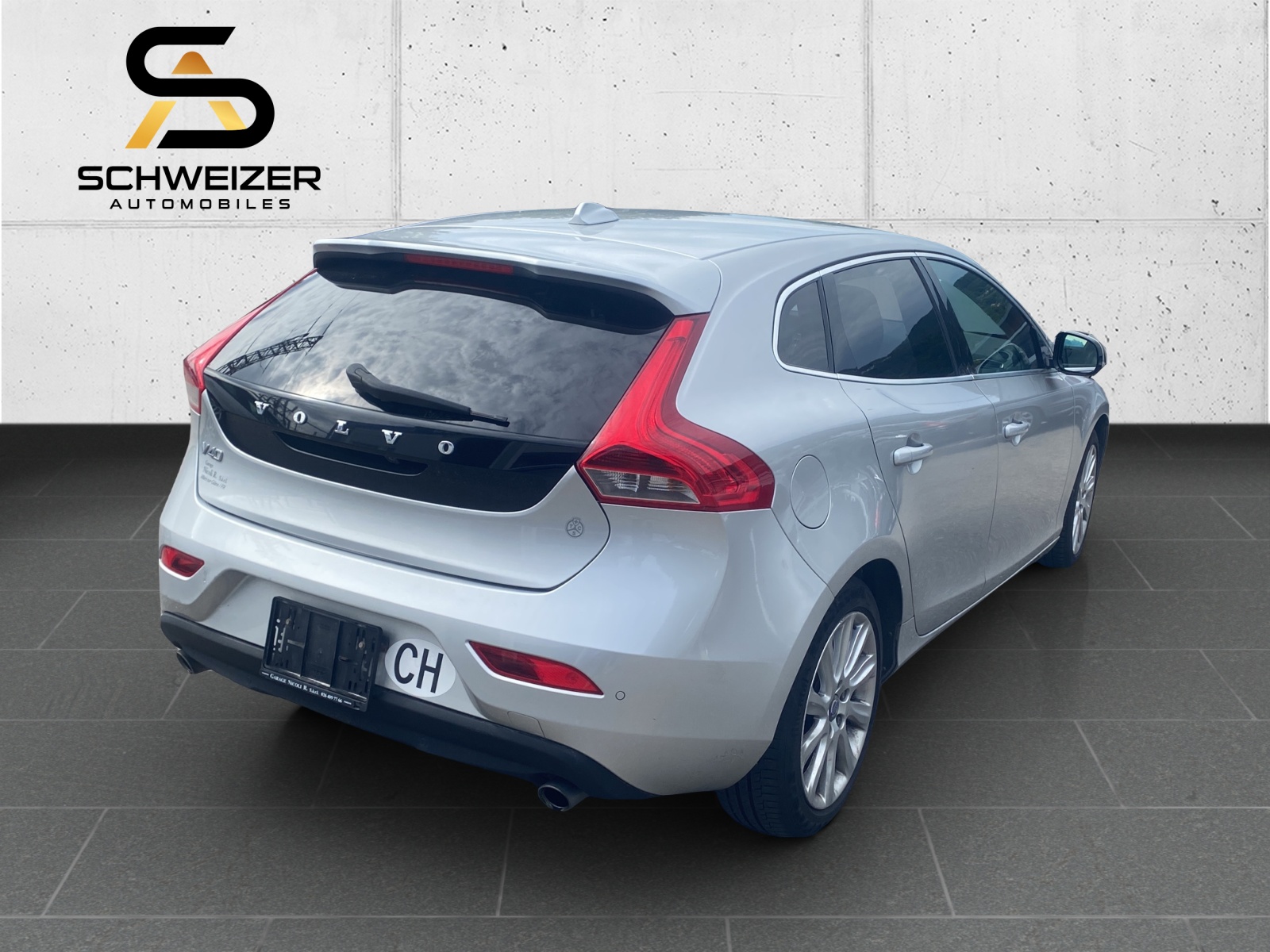 VOLVO V40 D4 Summum Geartronic-image-6