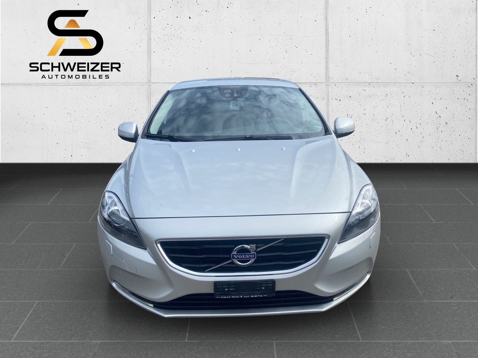 VOLVO V40 D4 Summum Geartronic-image-2