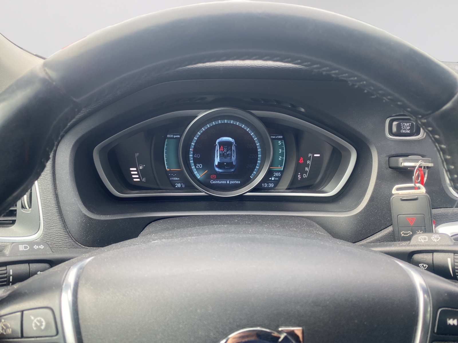 VOLVO V40 D4 Summum Geartronic-image-13
