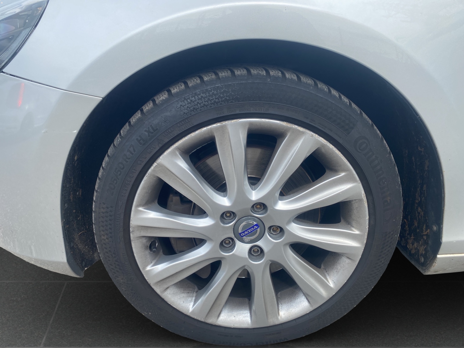 VOLVO V40 D4 Summum Geartronic-image-12