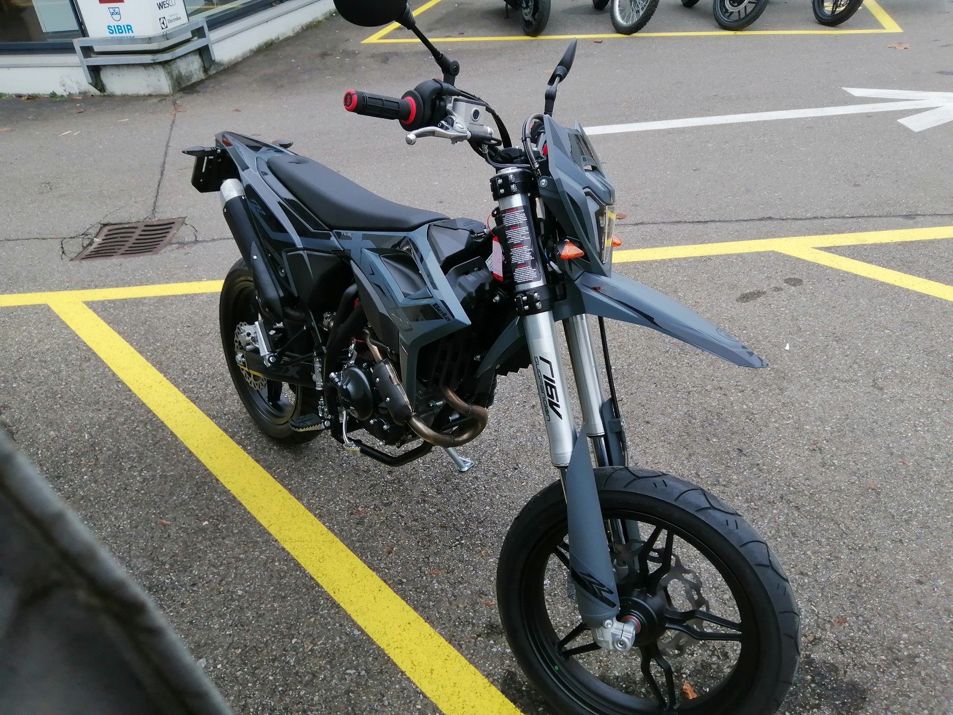 BETA 125 Motard, T-Modell My26-showroom-element-3