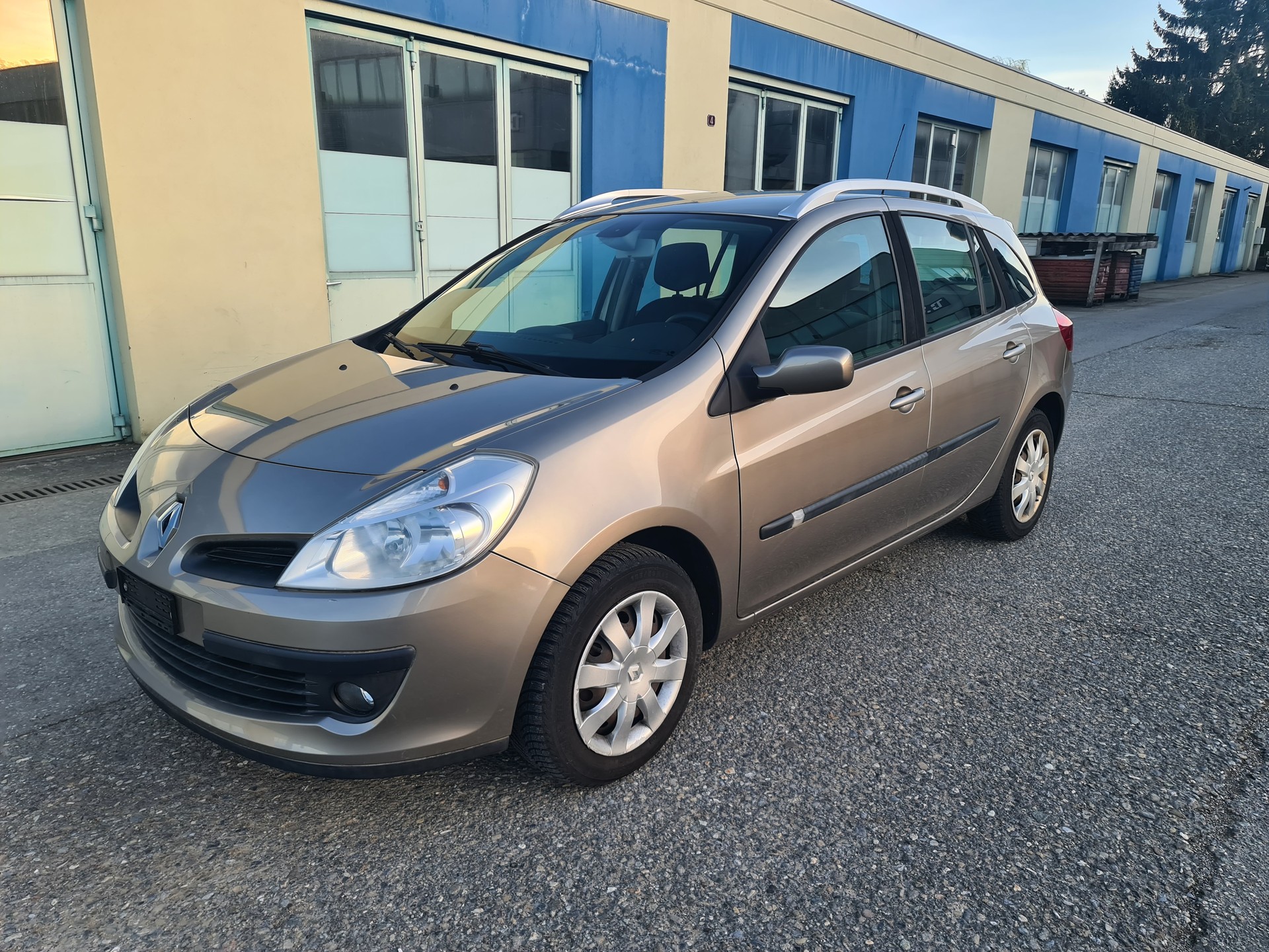 RENAULT Clio Grandtour 1.2 16V Turbo Expression-image-0