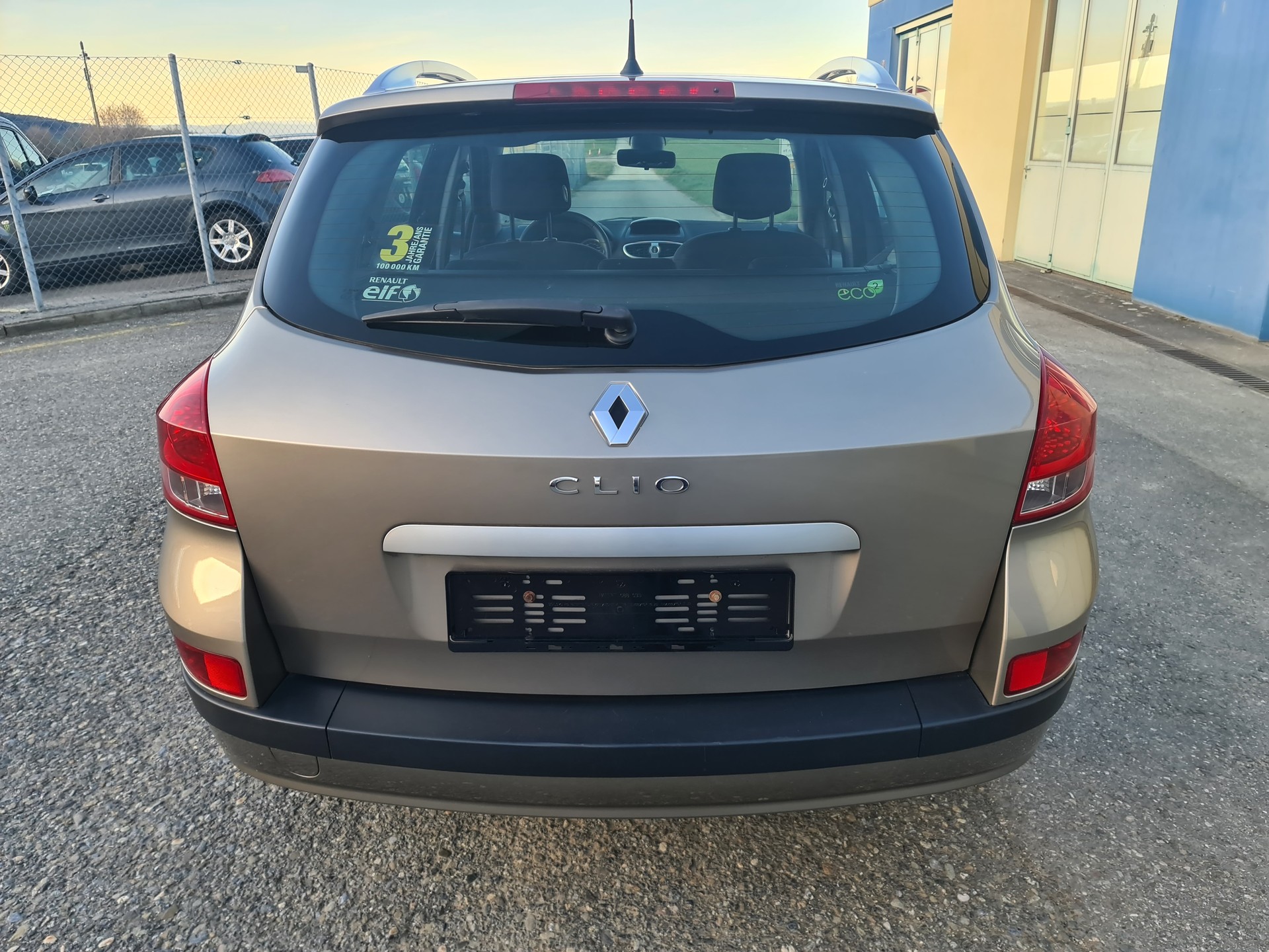 RENAULT Clio Grandtour 1.2 16V Turbo Expression-image-8