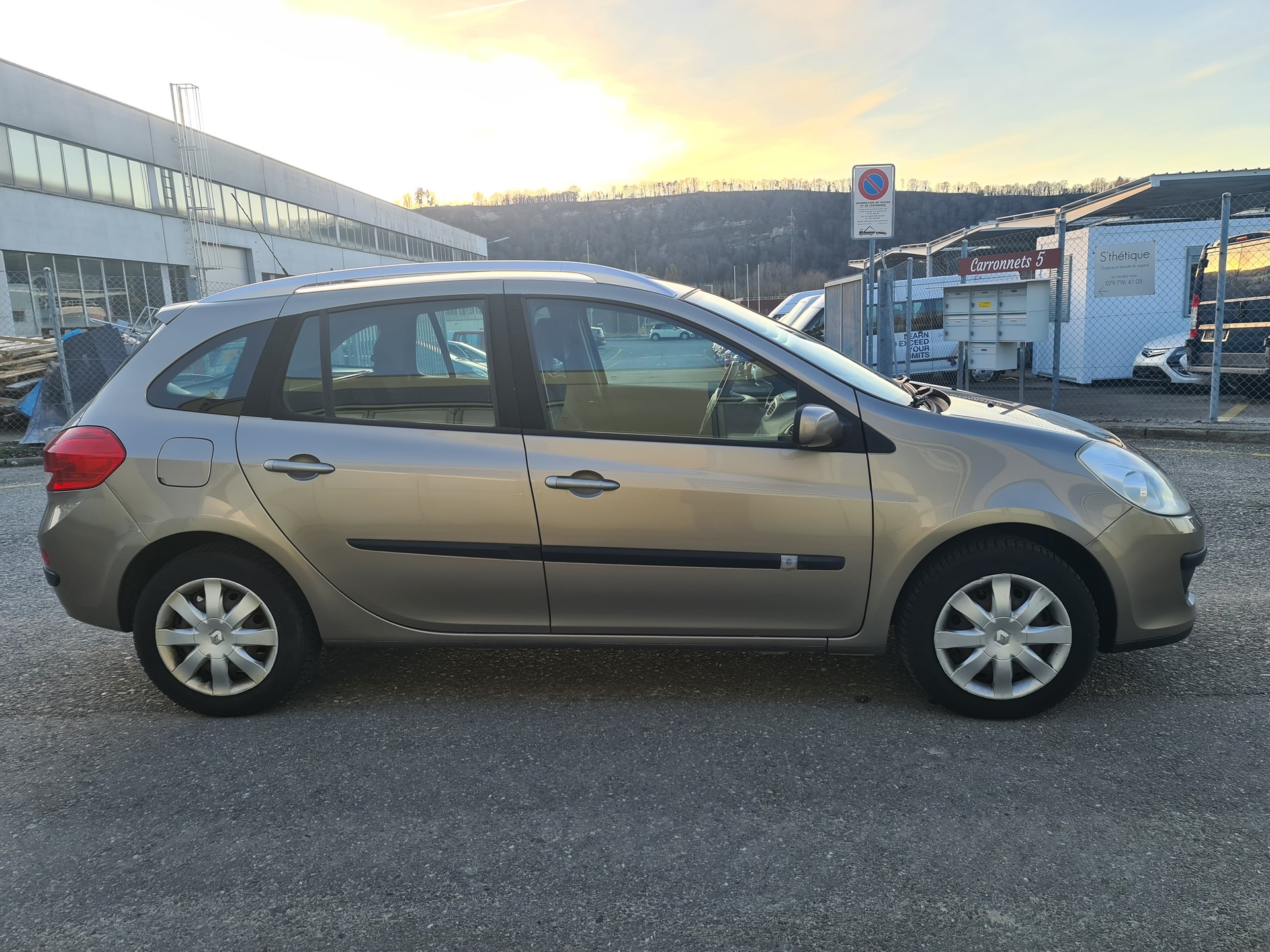 RENAULT Clio Grandtour 1.2 16V Turbo Expression-image-9