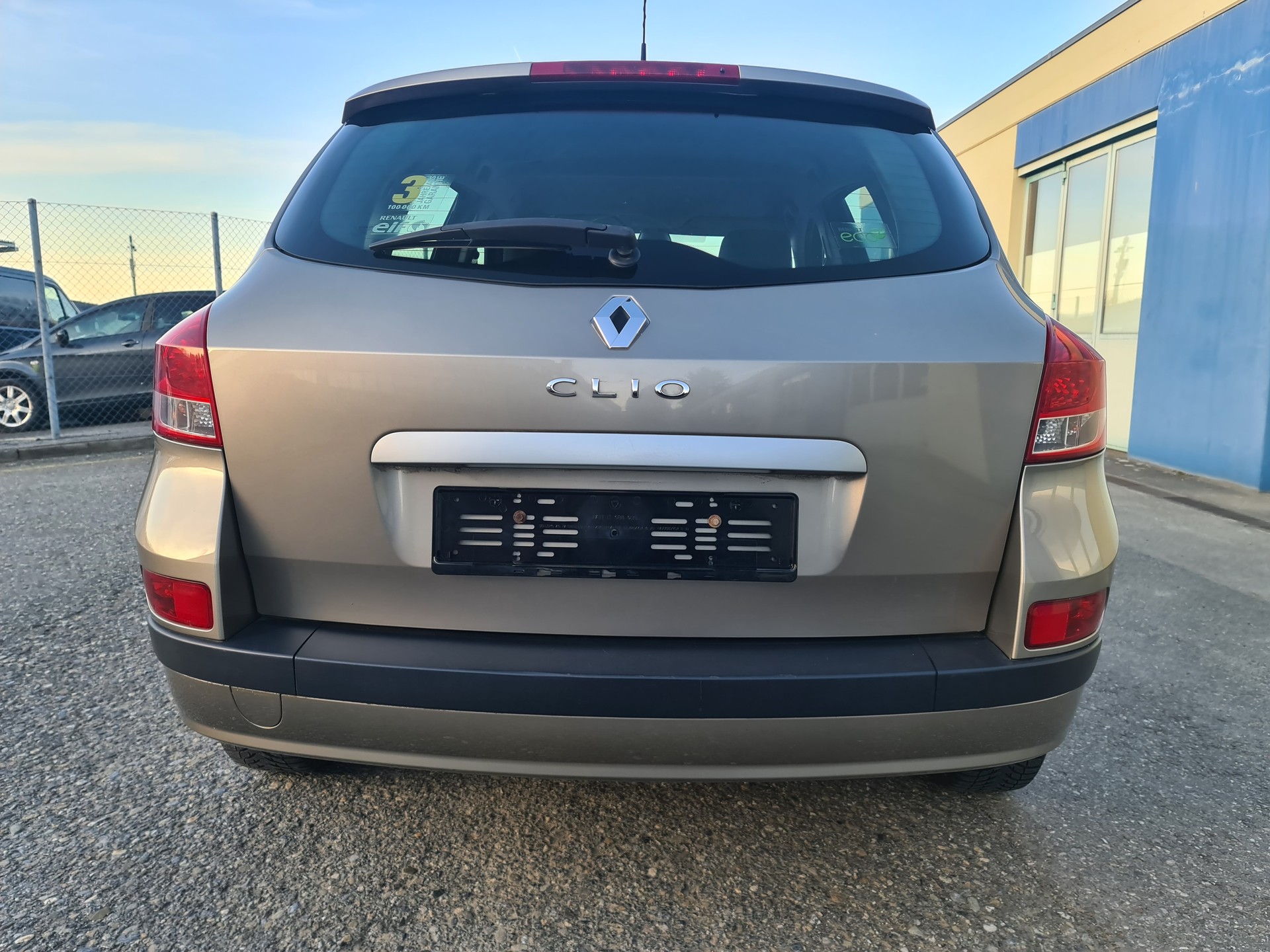 RENAULT Clio Grandtour 1.2 16V Turbo Expression-image-2