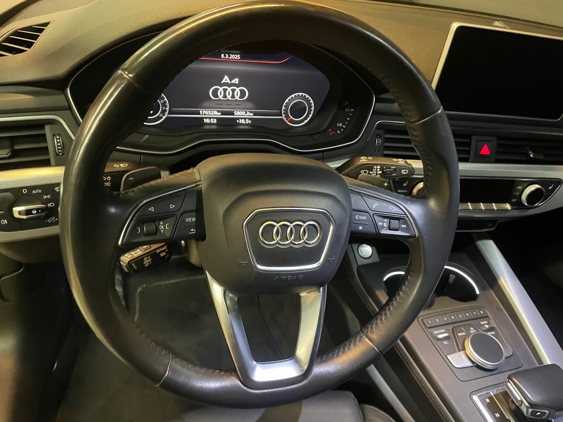 AUDI A4 Avant 2.0 TFSI Tiptronic-image-5