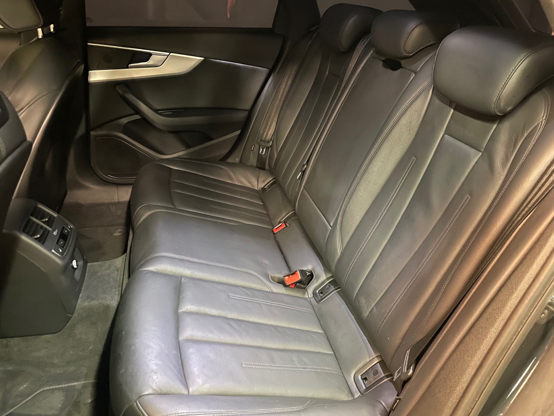 AUDI A4 Avant 2.0 TFSI Tiptronic-image-6