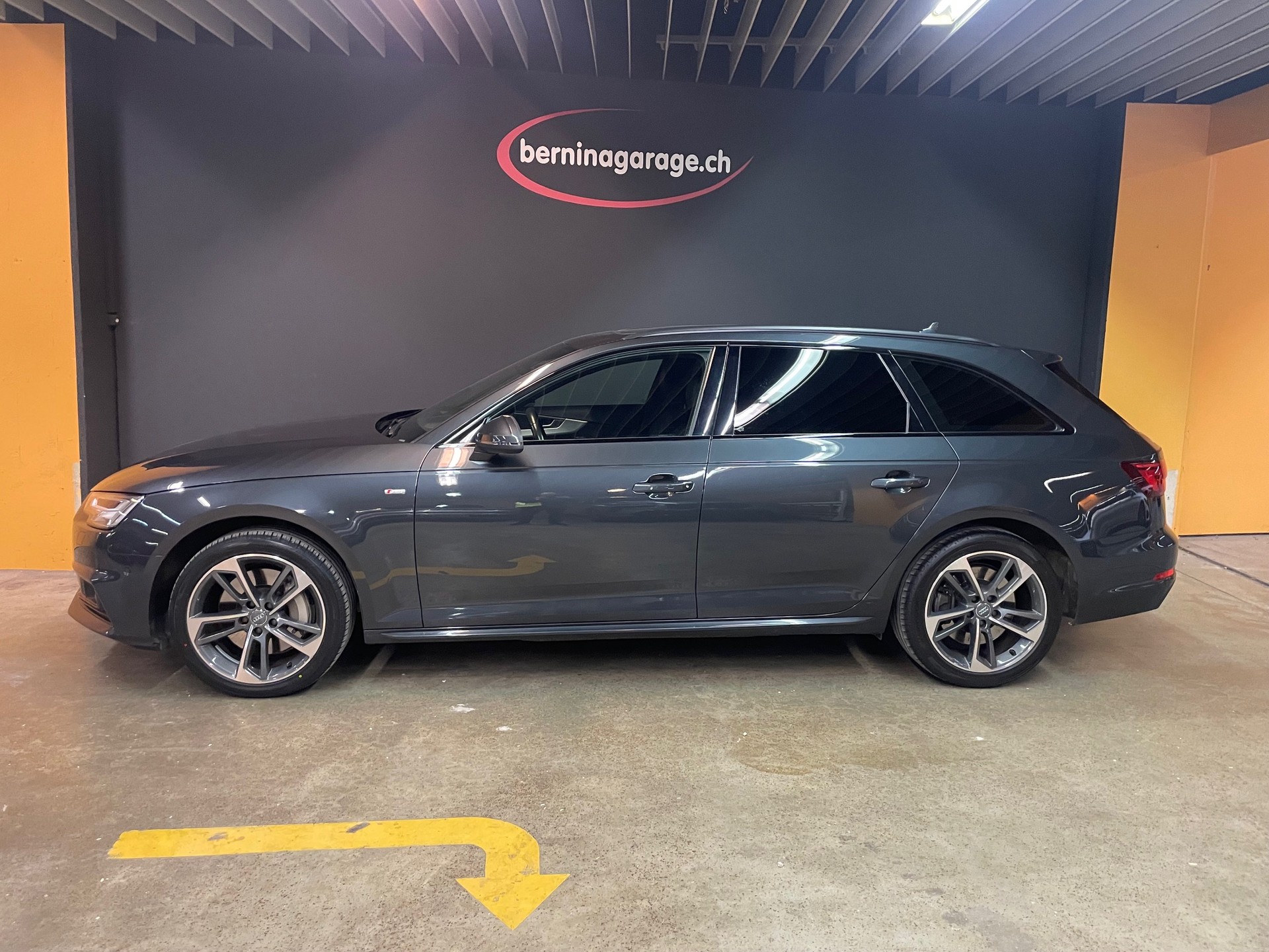 AUDI A4 Avant 2.0 TFSI Tiptronic-image-1