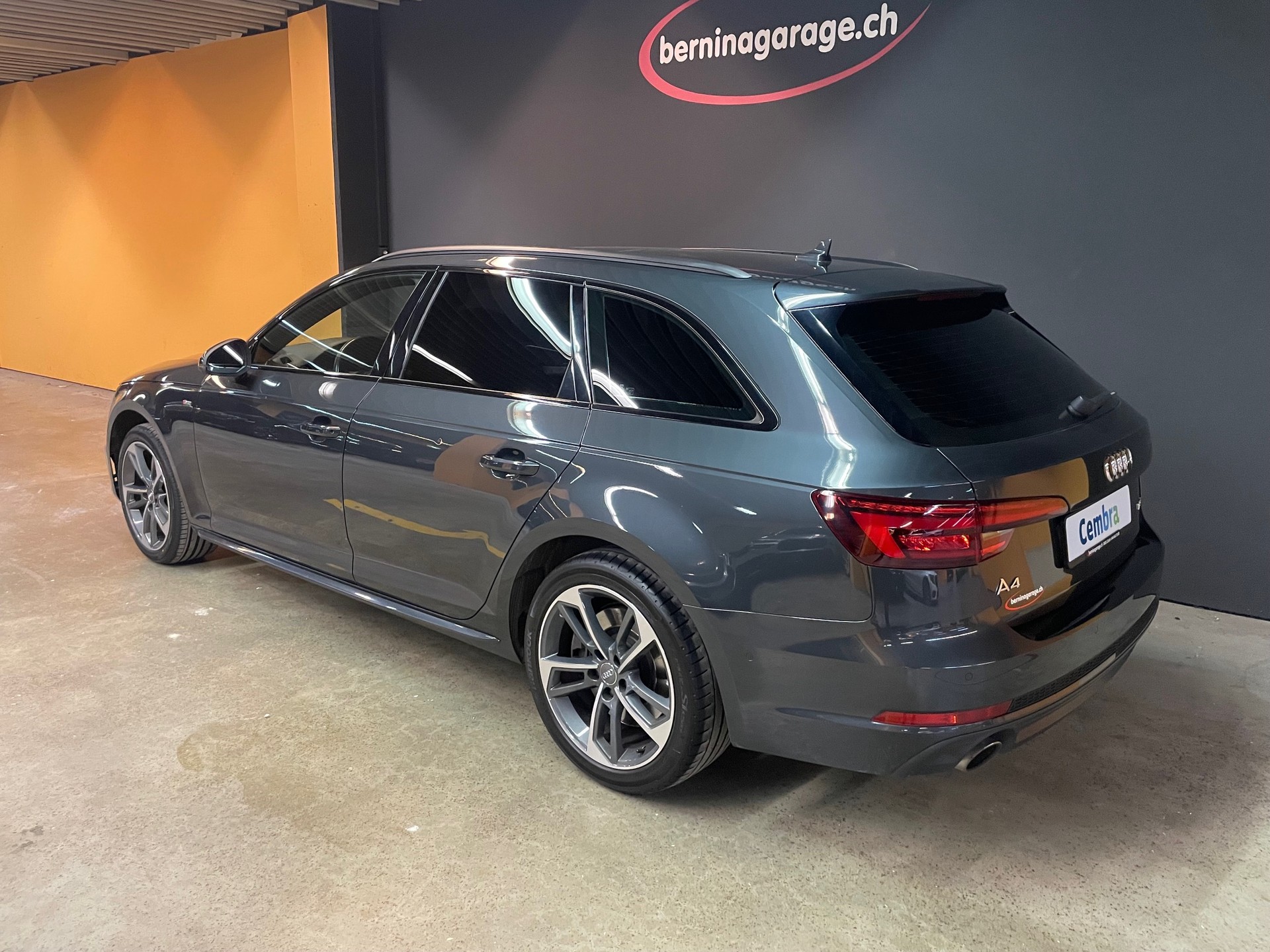 AUDI A4 Avant 2.0 TFSI Tiptronic-image-2
