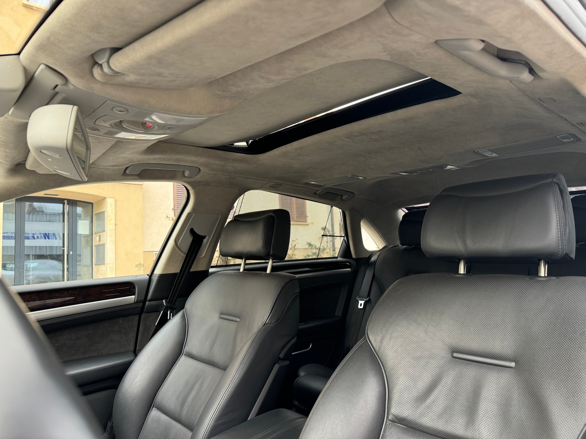 AUDI A8 L 4.2 TDI quattro tiptronic-image-11