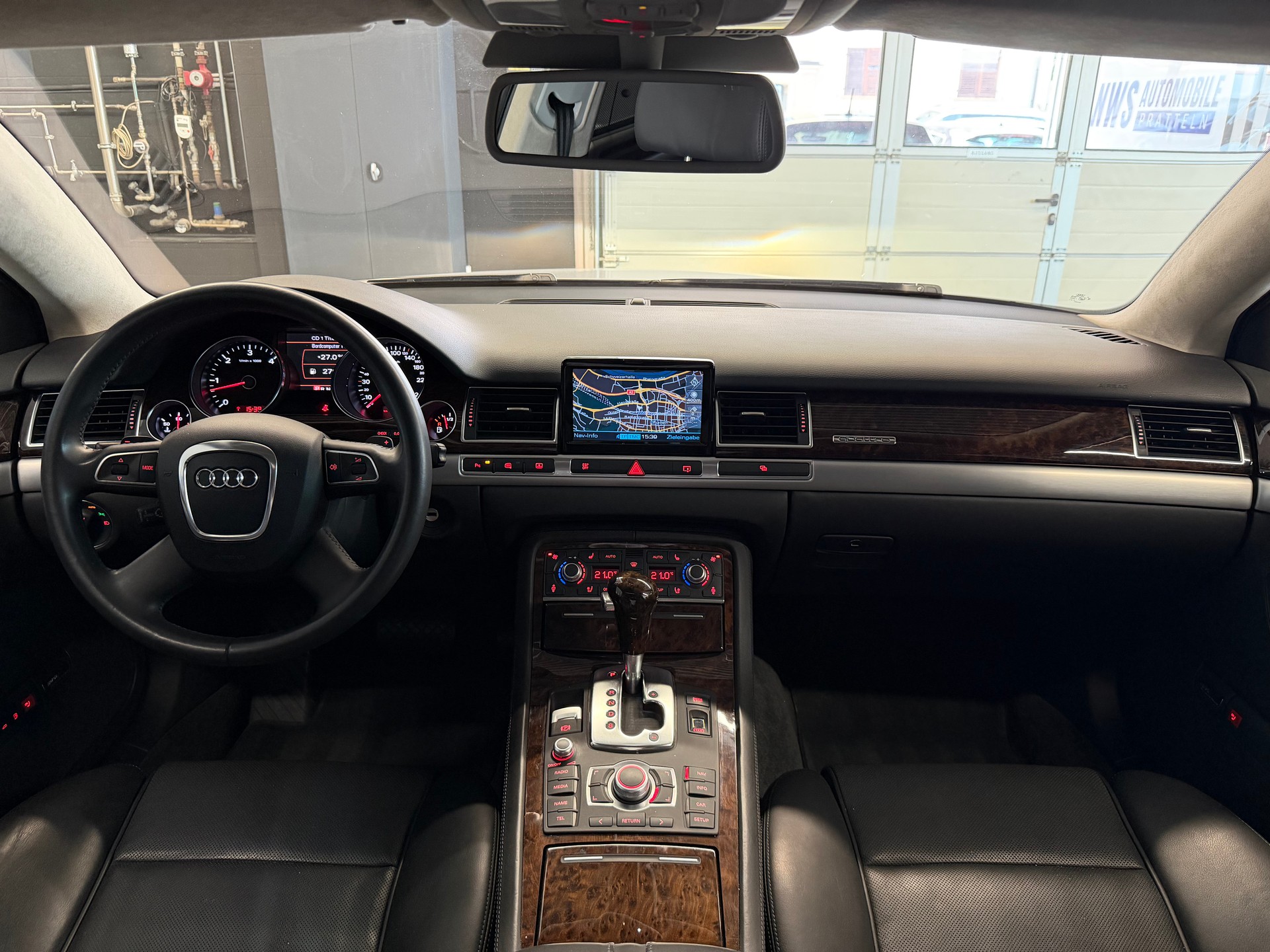 AUDI A8 L 4.2 TDI quattro tiptronic-image-16
