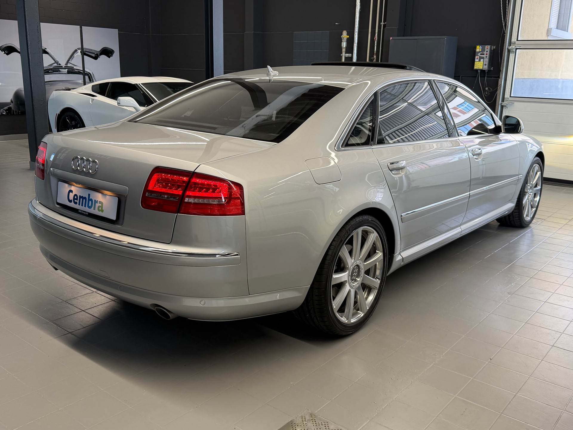 AUDI A8 L 4.2 TDI quattro tiptronic-image-6