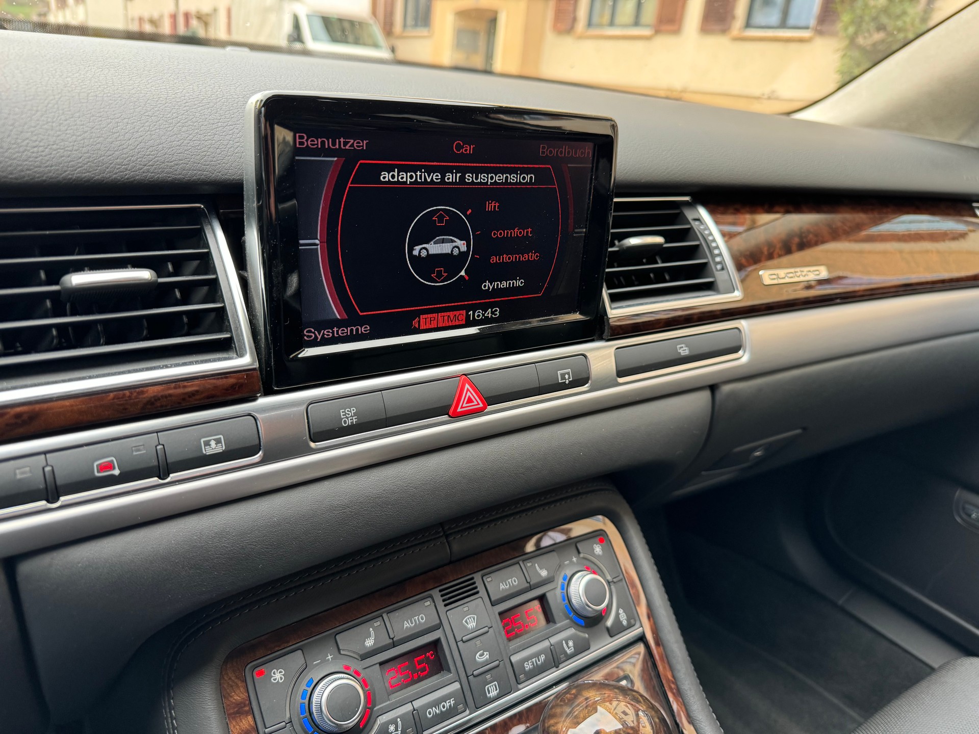 AUDI A8 L 4.2 TDI quattro tiptronic-image-19
