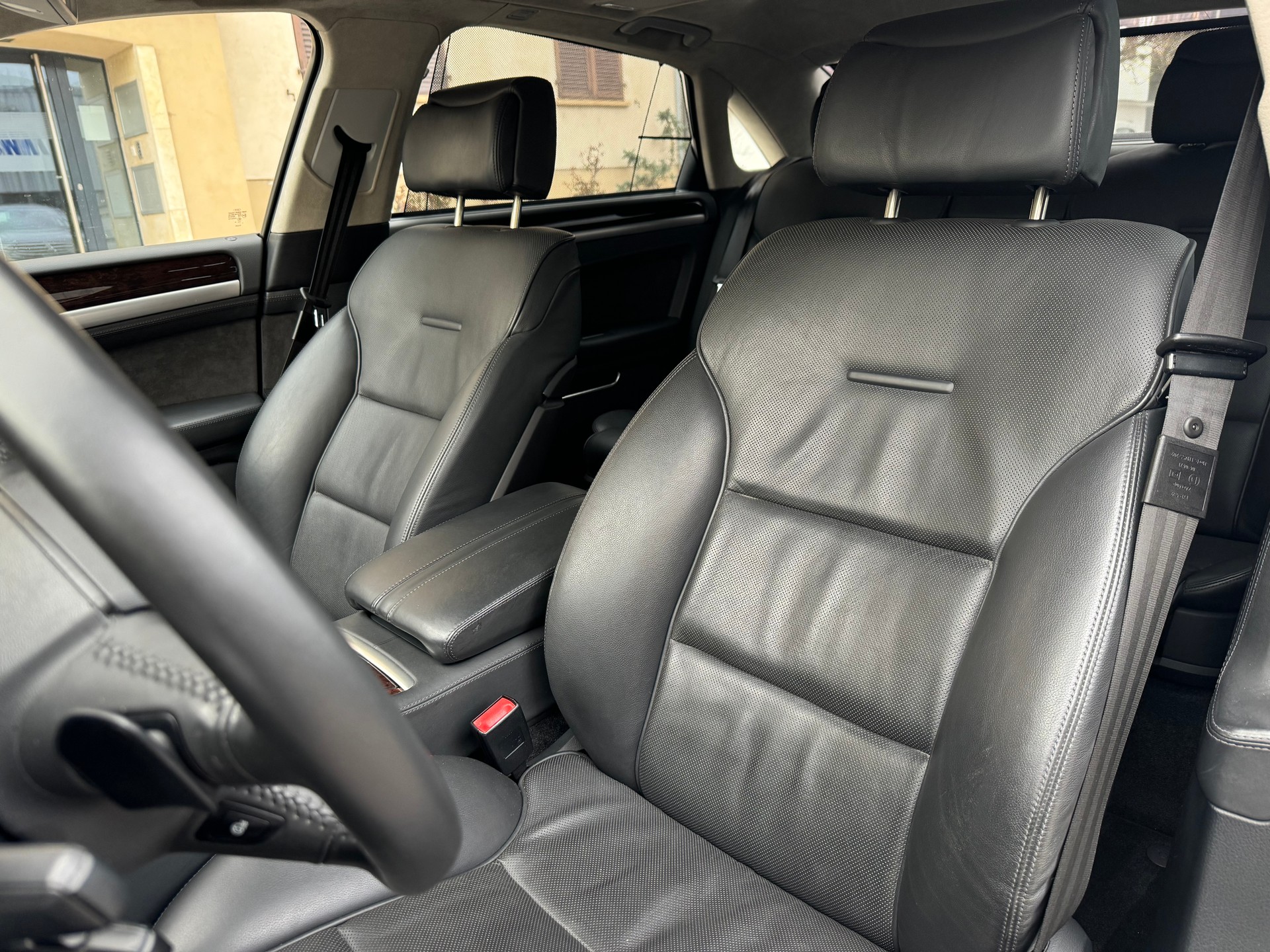 AUDI A8 L 4.2 TDI quattro tiptronic-image-10