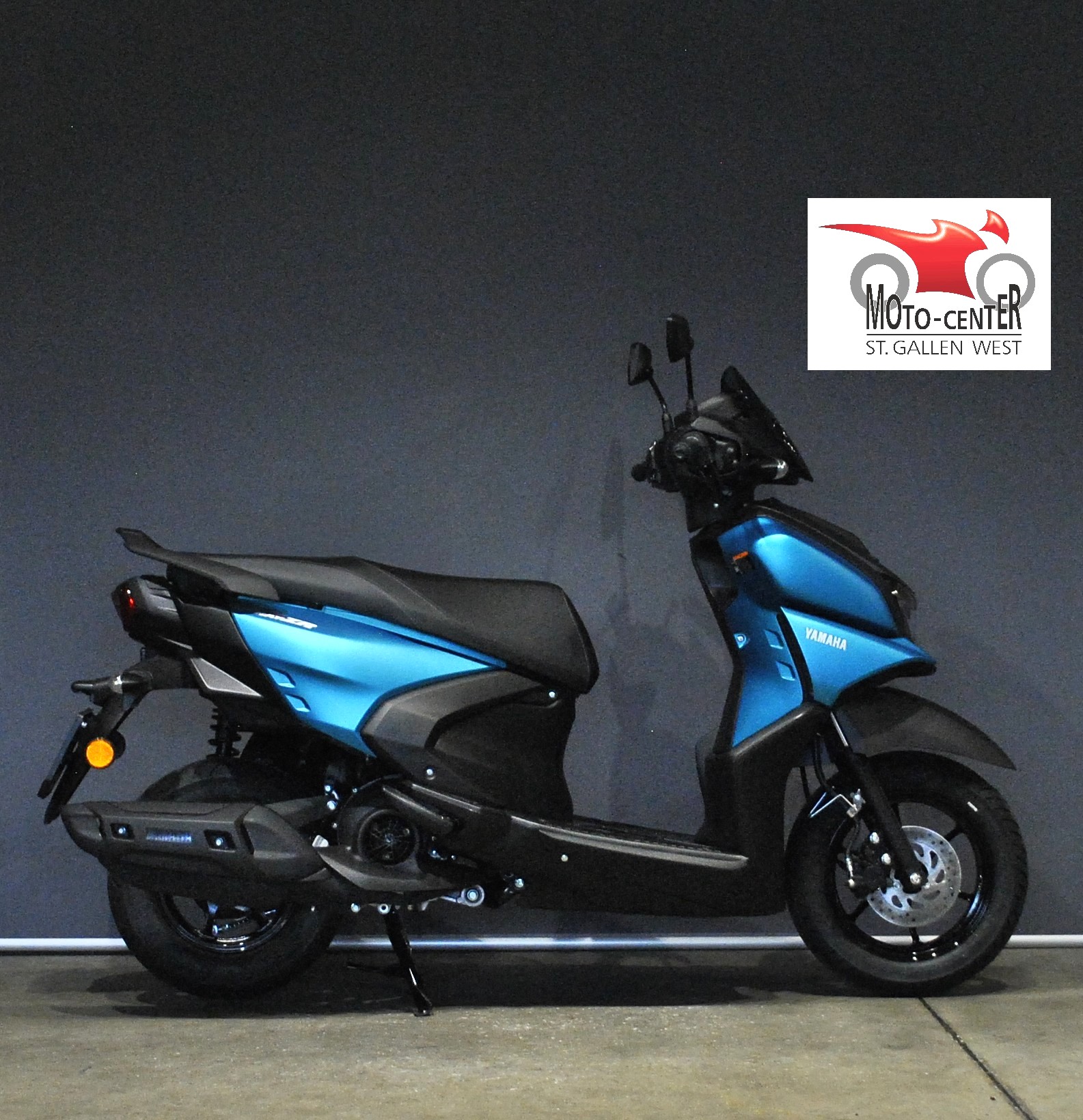 YAMAHA RayZR 125-showroom-element-1