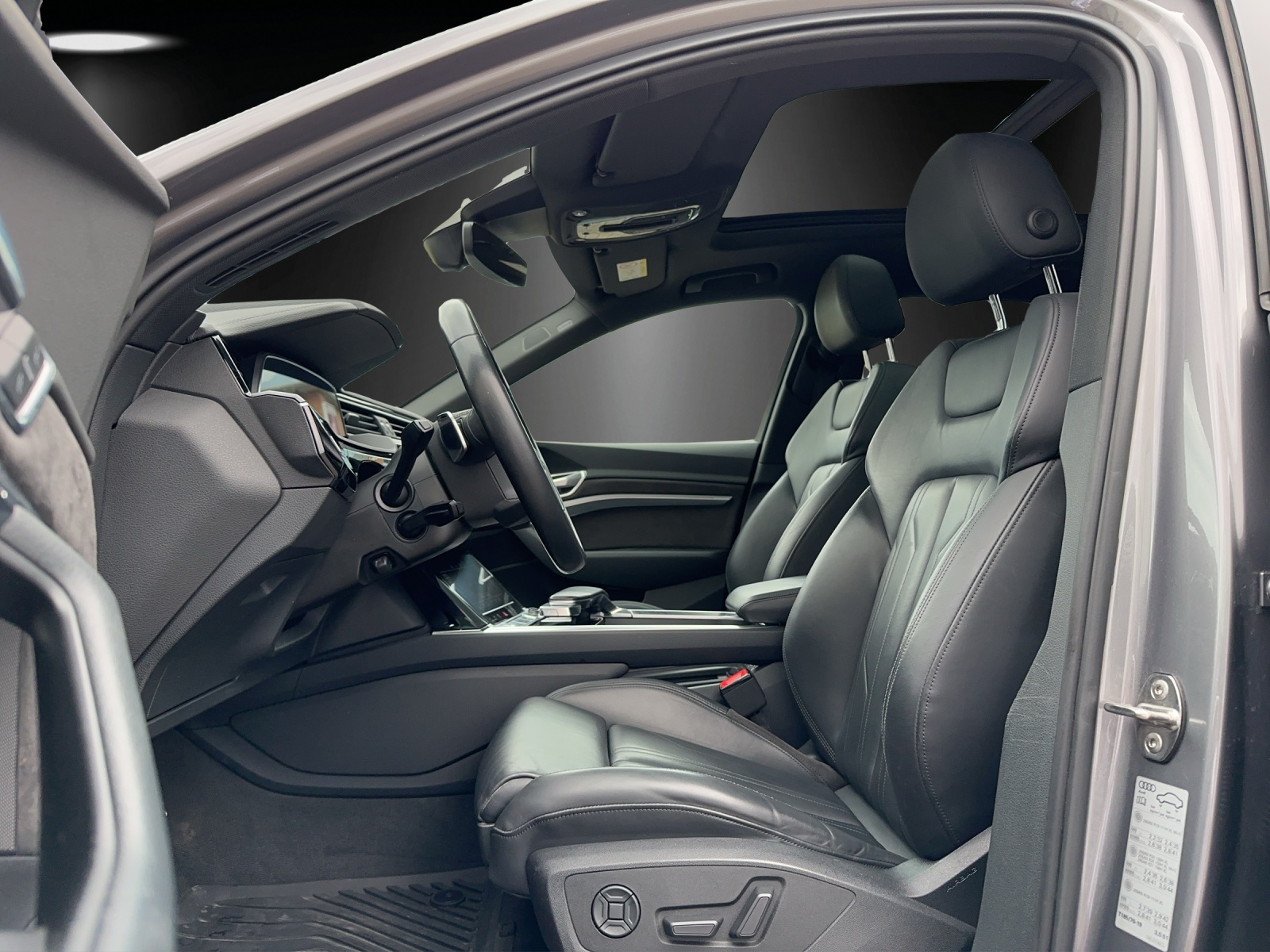 AUDI e-tron 55 Advanced quattro-image-9