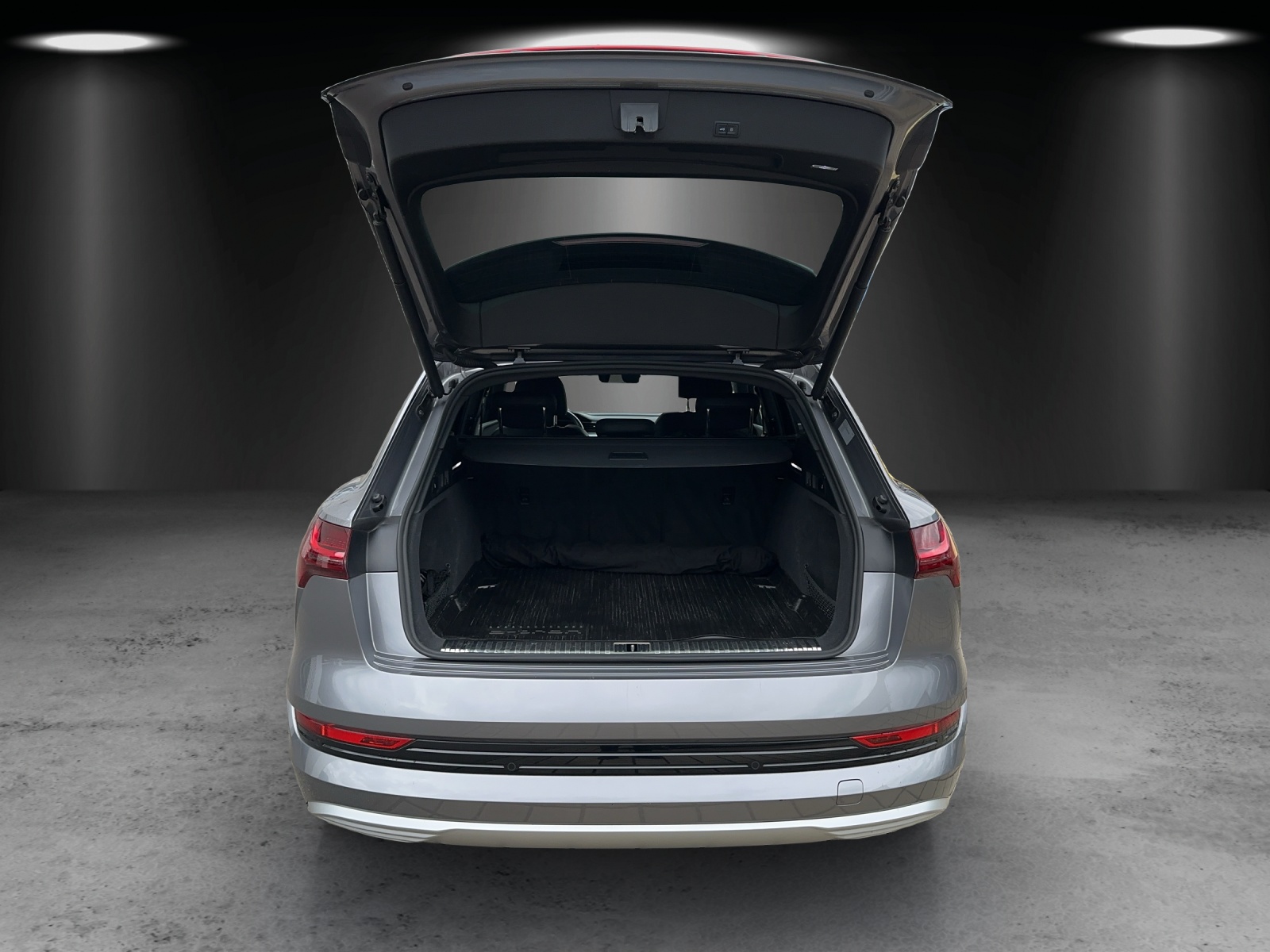 AUDI e-tron 55 Advanced quattro-image-6