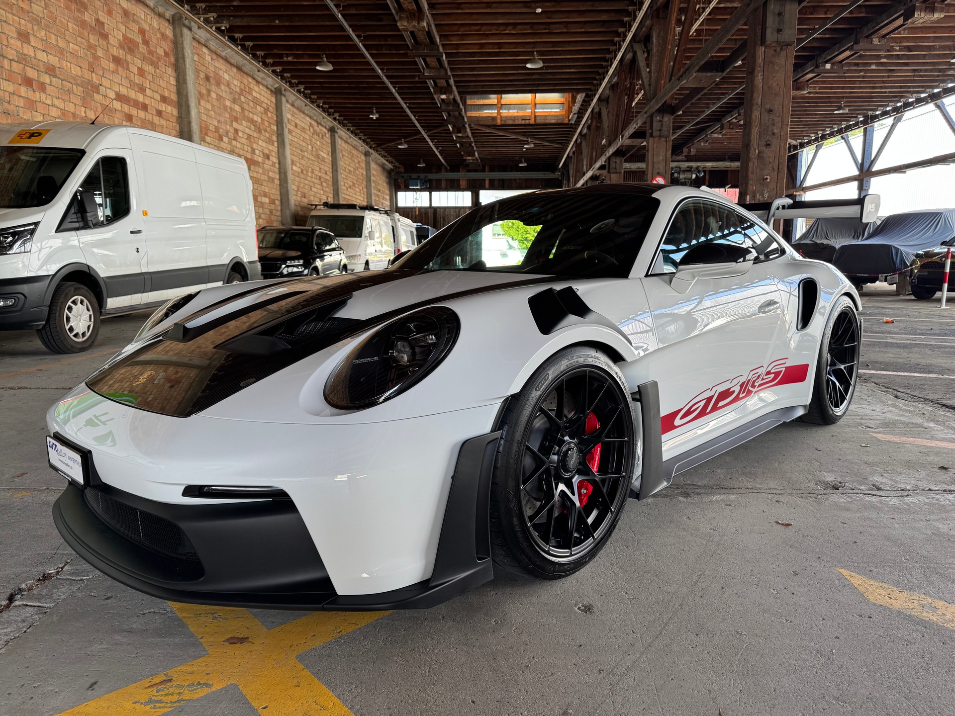 PORSCHE 911 GT3 RS-showroom-element-3