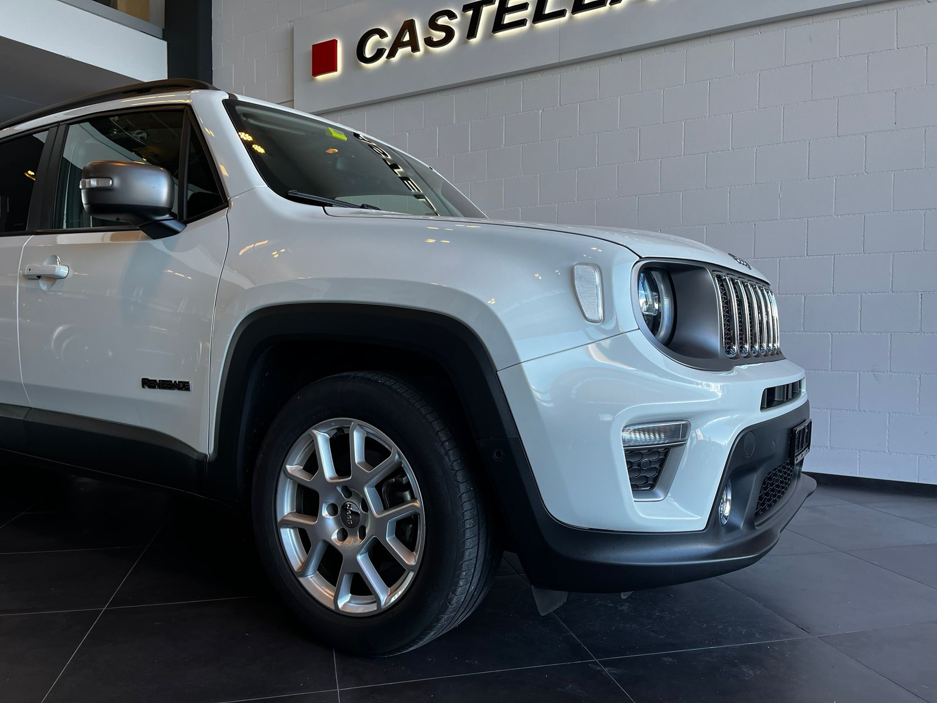 JEEP Renegade 1.3 GSE Turbo Limited-image-1