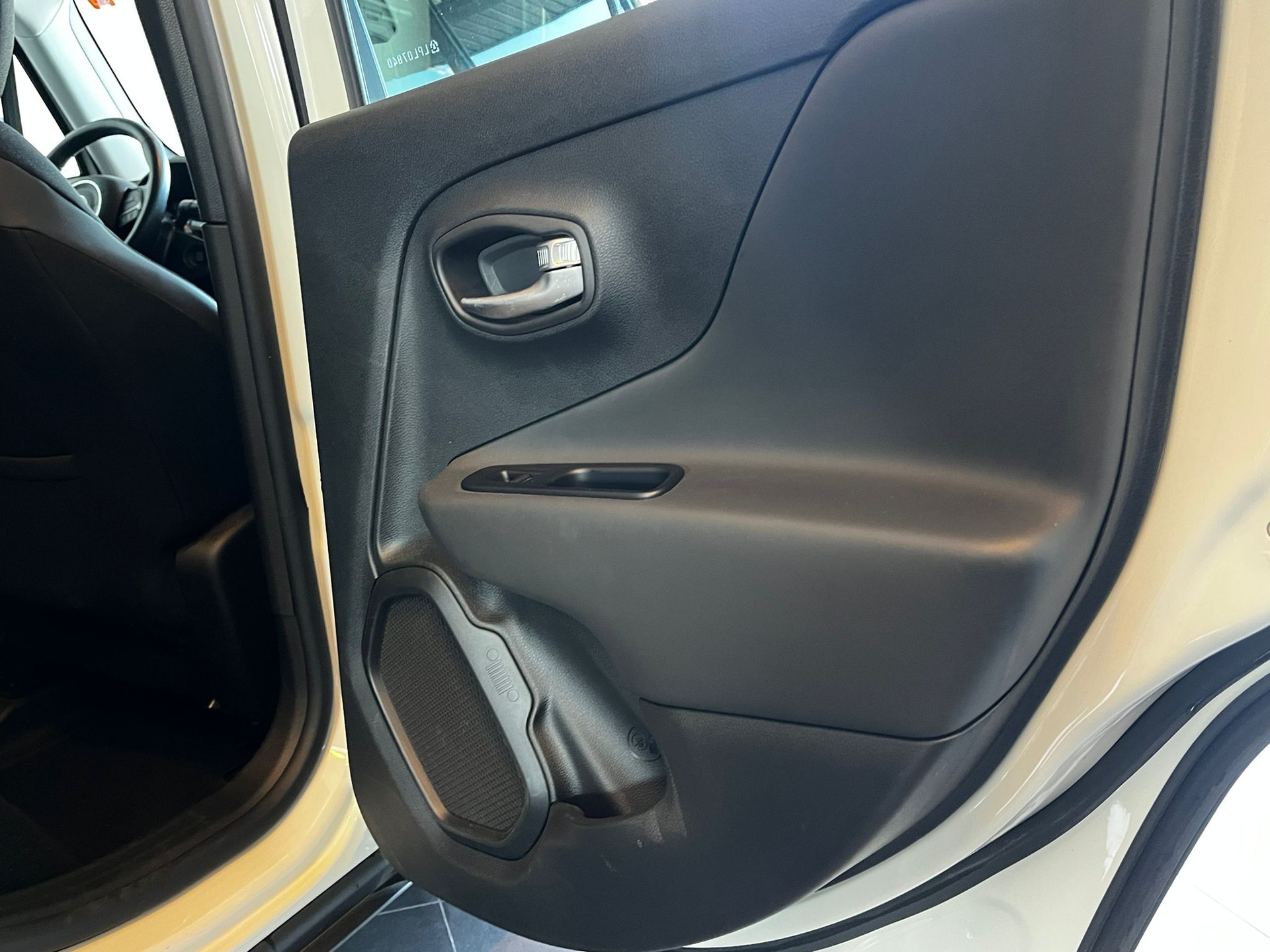 JEEP Renegade 1.3 GSE Turbo Limited-image-24