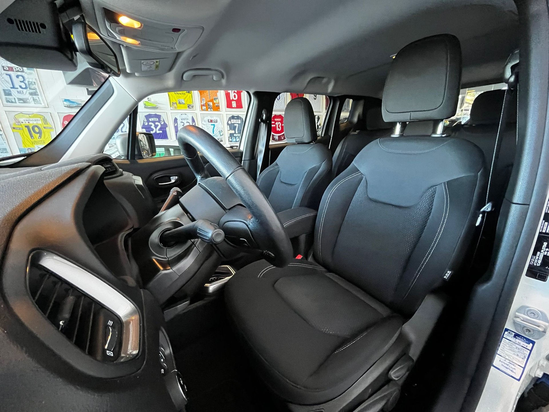 JEEP Renegade 1.3 GSE Turbo Limited-image-12